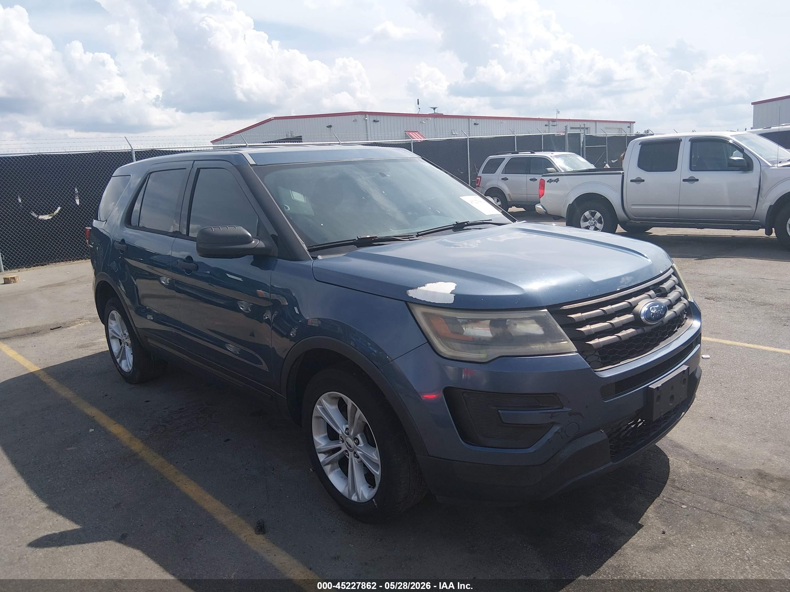 2016 Ford Police Interceptor Utility, VIN 1FM5K8AR4GGC92597 — Side
