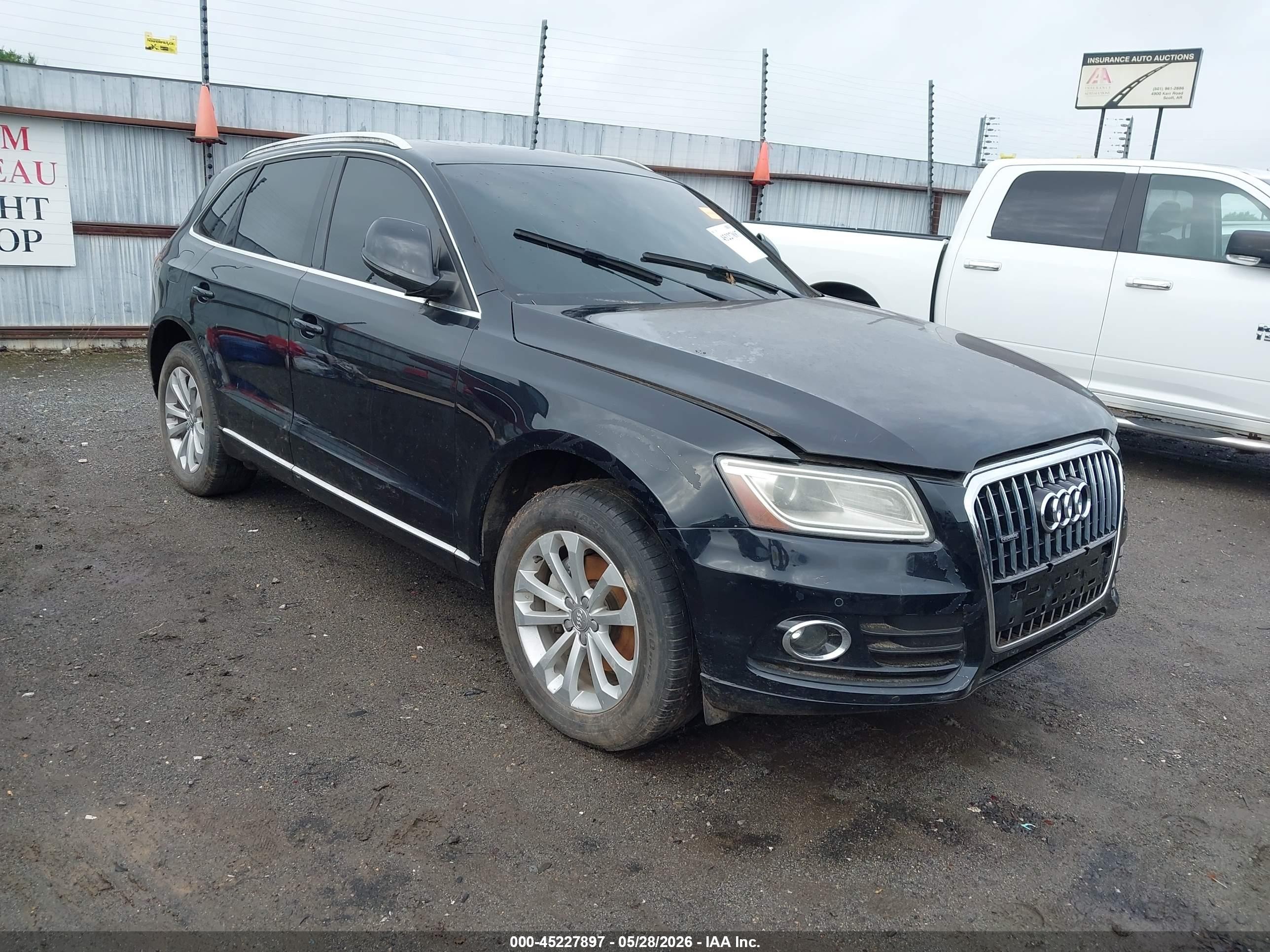 2013 Audi Q5 Premium Plus, VIN WA1LFAFP5DA011804 — Normal wear