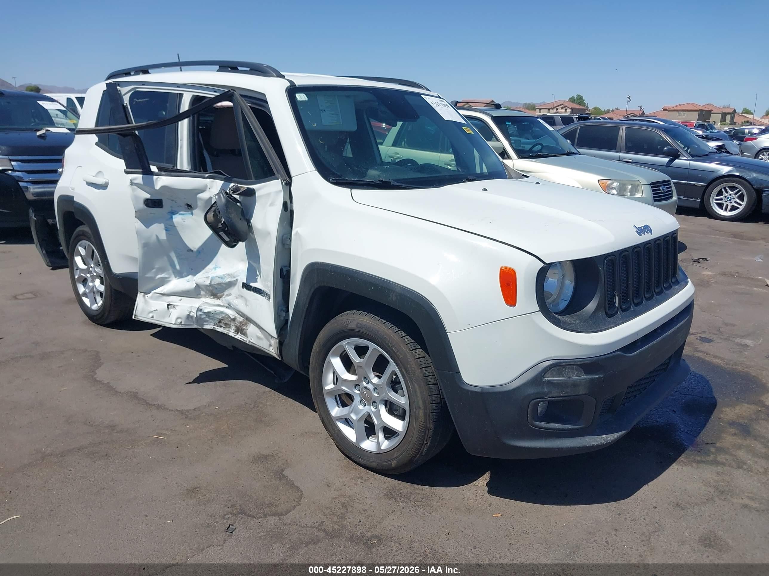 2018 Jeep Renegade Latitude, VIN ZACCJABB4JPH92924 — Side