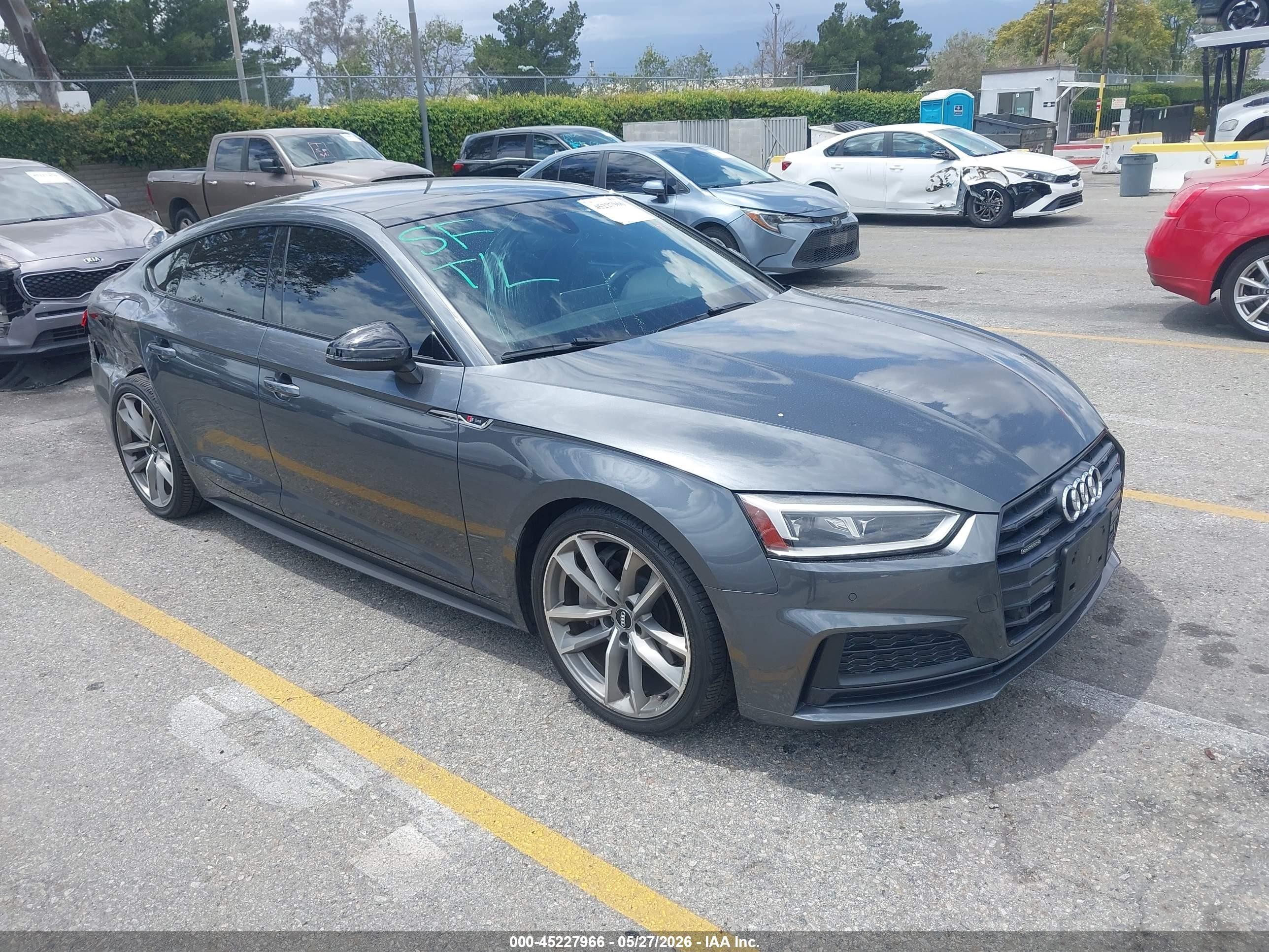 2019 Audi A5 Sportback Premium Plus, VIN WAUENCF55KA005684 — Зад