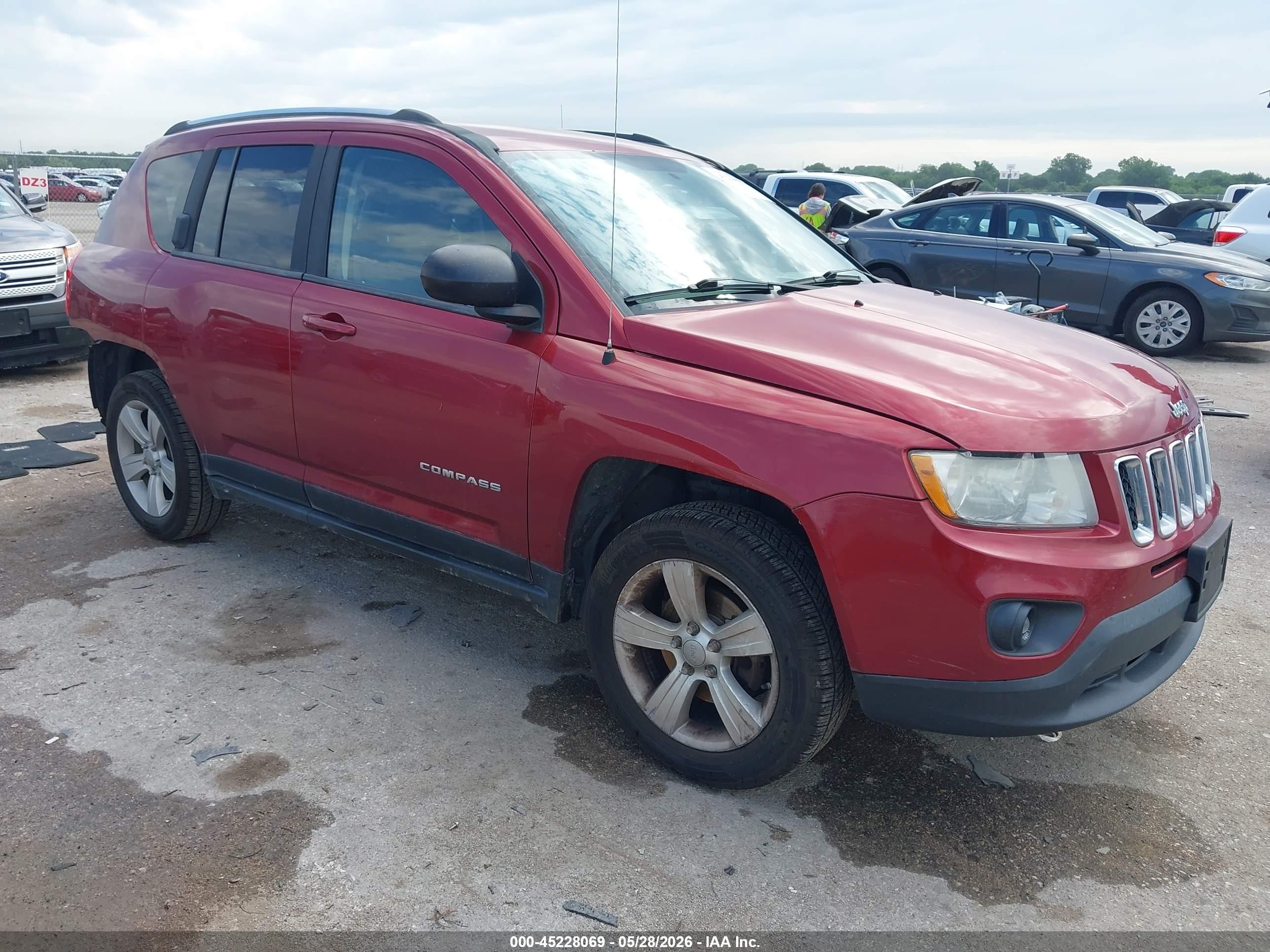 2012 Jeep Compass Sport, VIN 1C4NJCBA9CD579223 — Rear end