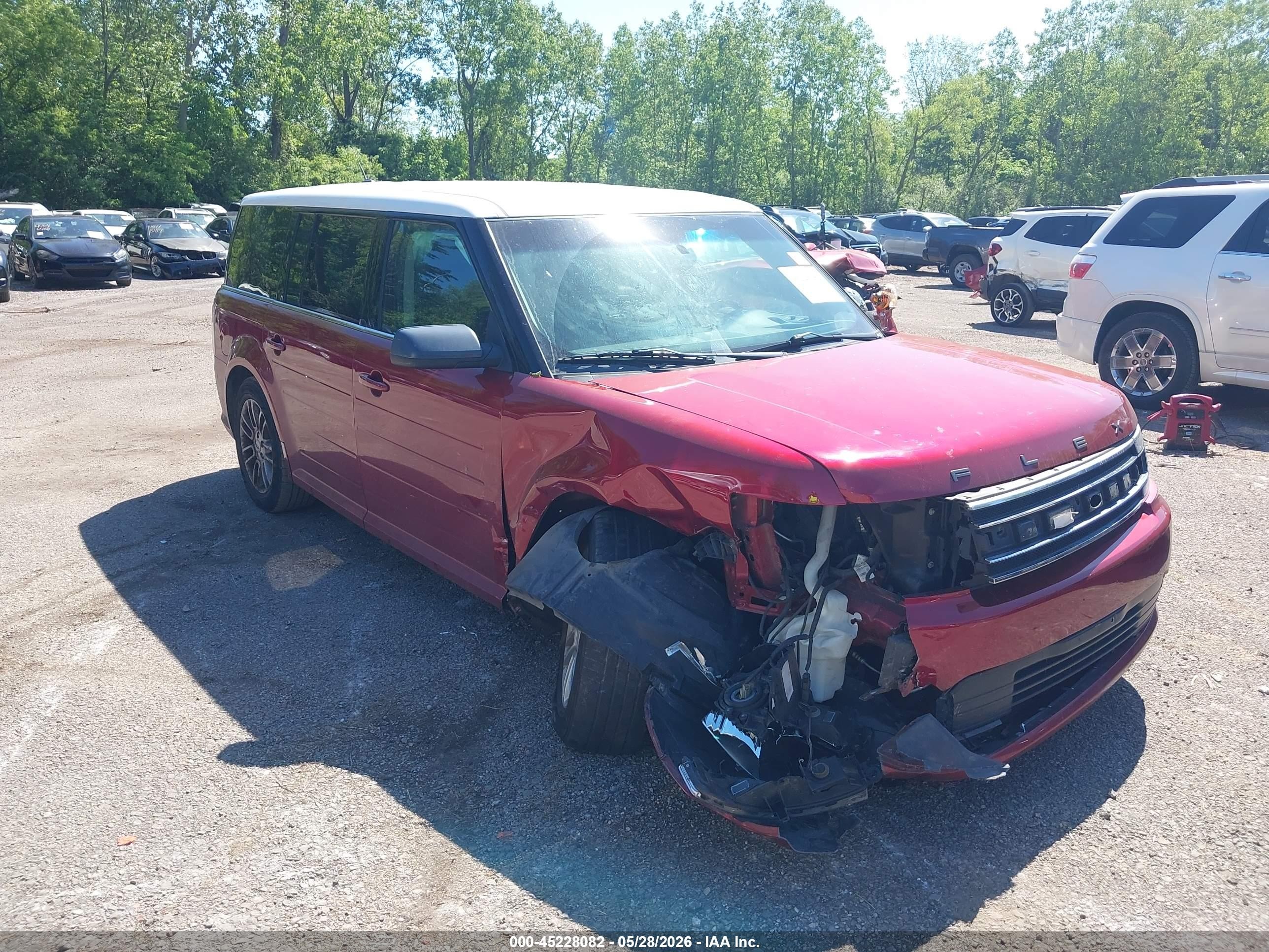 2014 Ford Flex SEL, VIN 2FMGK5C82EBD35737 — Перед