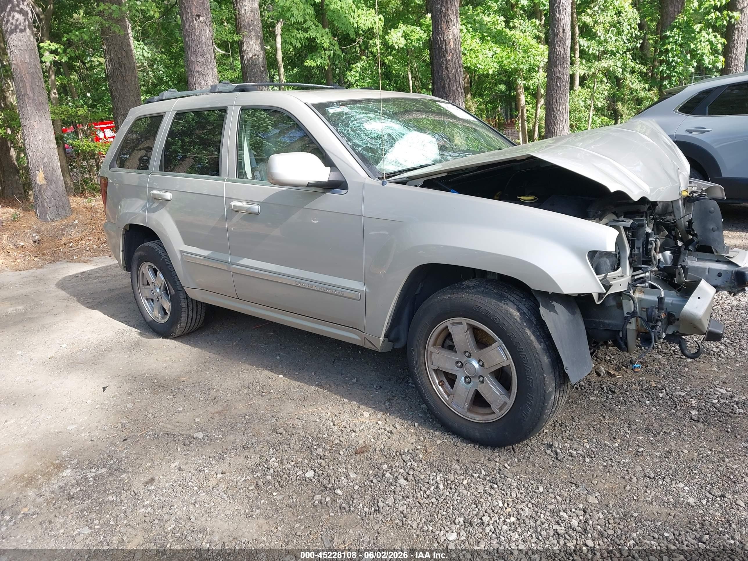 2007 Jeep Grand Cherokee Overland, VIN 1J8HR68227C510823 — Front end