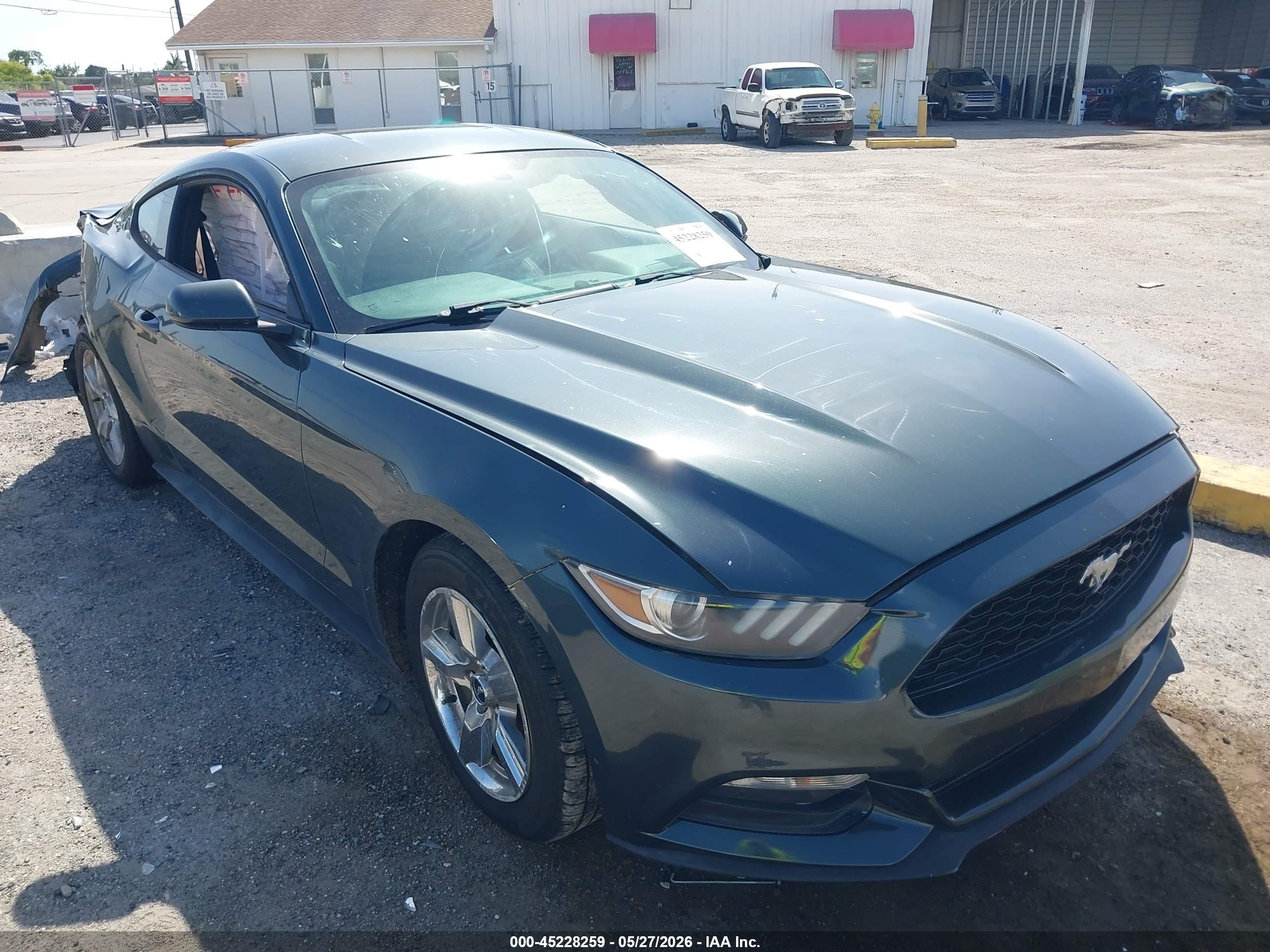 2016 Ford Mustang V6, VIN 1FA6P8AM9G5265623 — Rear end