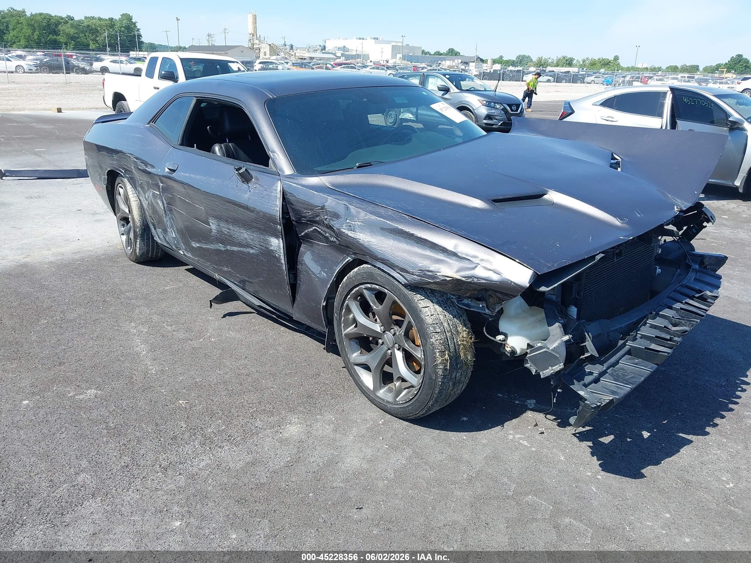 2015 Dodge Challenger SXT Plus, VIN 2C3CDZBG8FH861550 — Front end