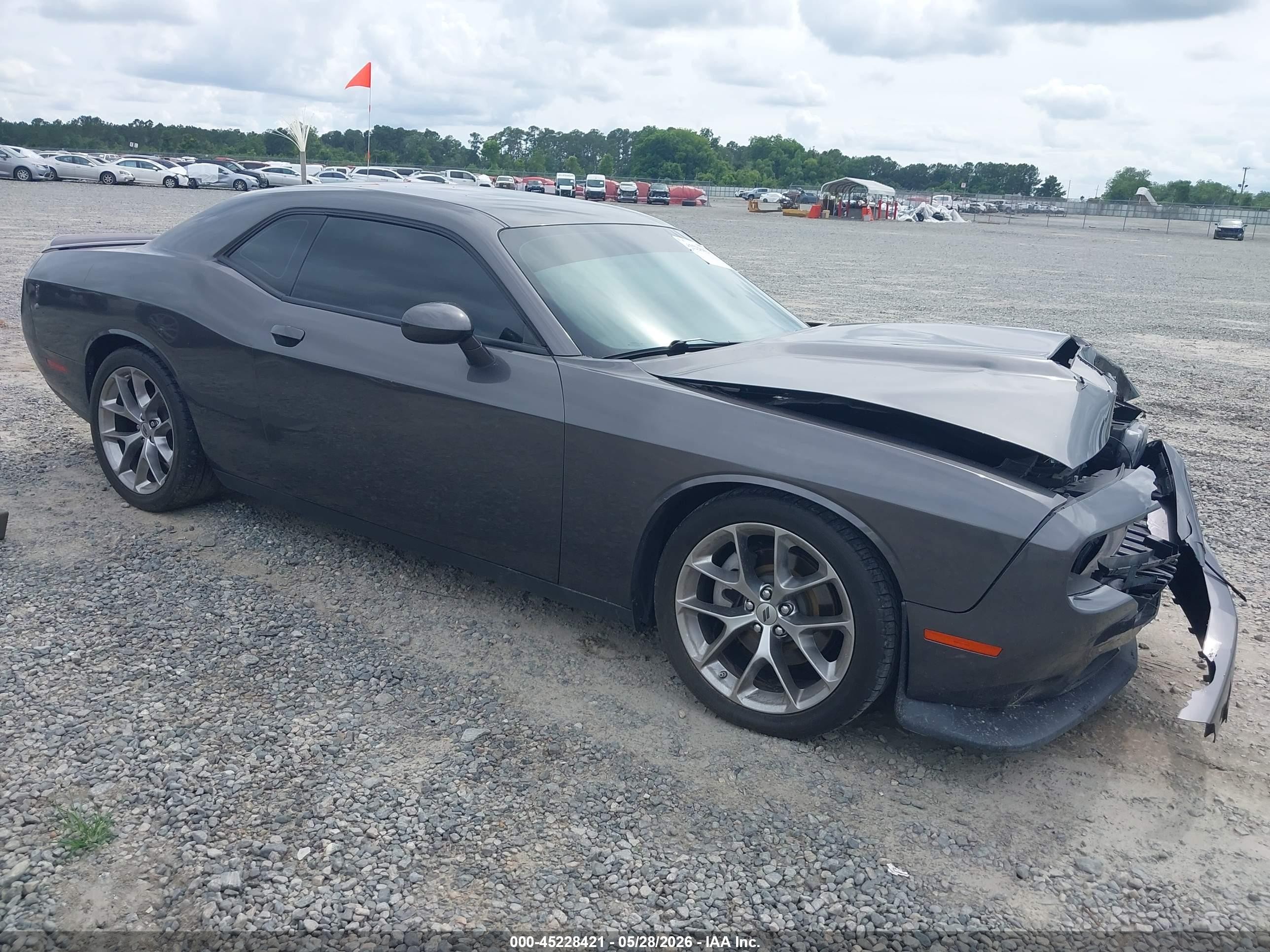 2022 Dodge Challenger GT, VIN 2C3CDZJG7NH164211 — Перед