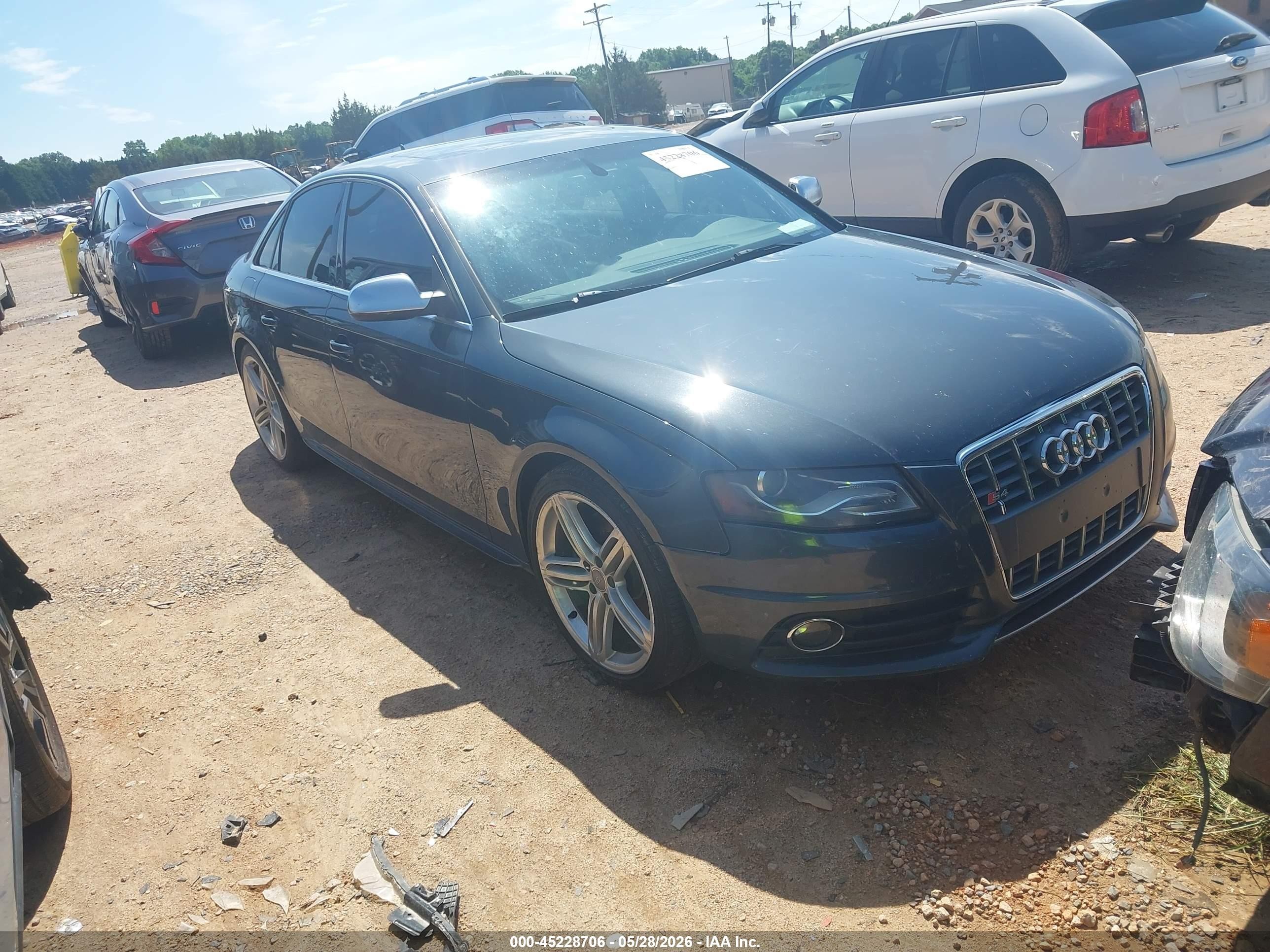 2011 Audi S4 Prestige, VIN WAUKGAFL3BA002055 — Бок