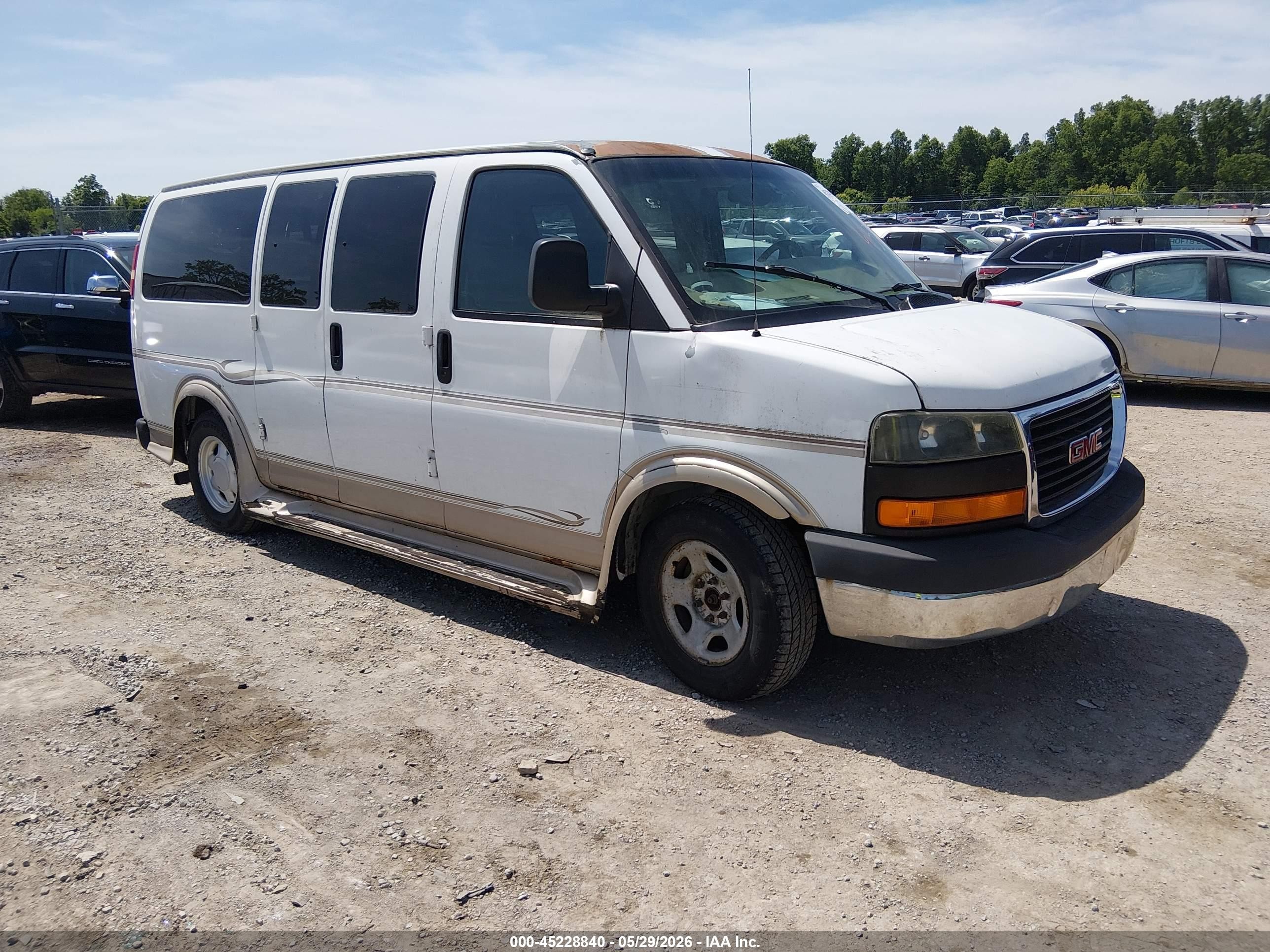 2004 GMC Savana Cargo YF7 Upfitter, VIN 1GDFH15T941217439 — Normal wear