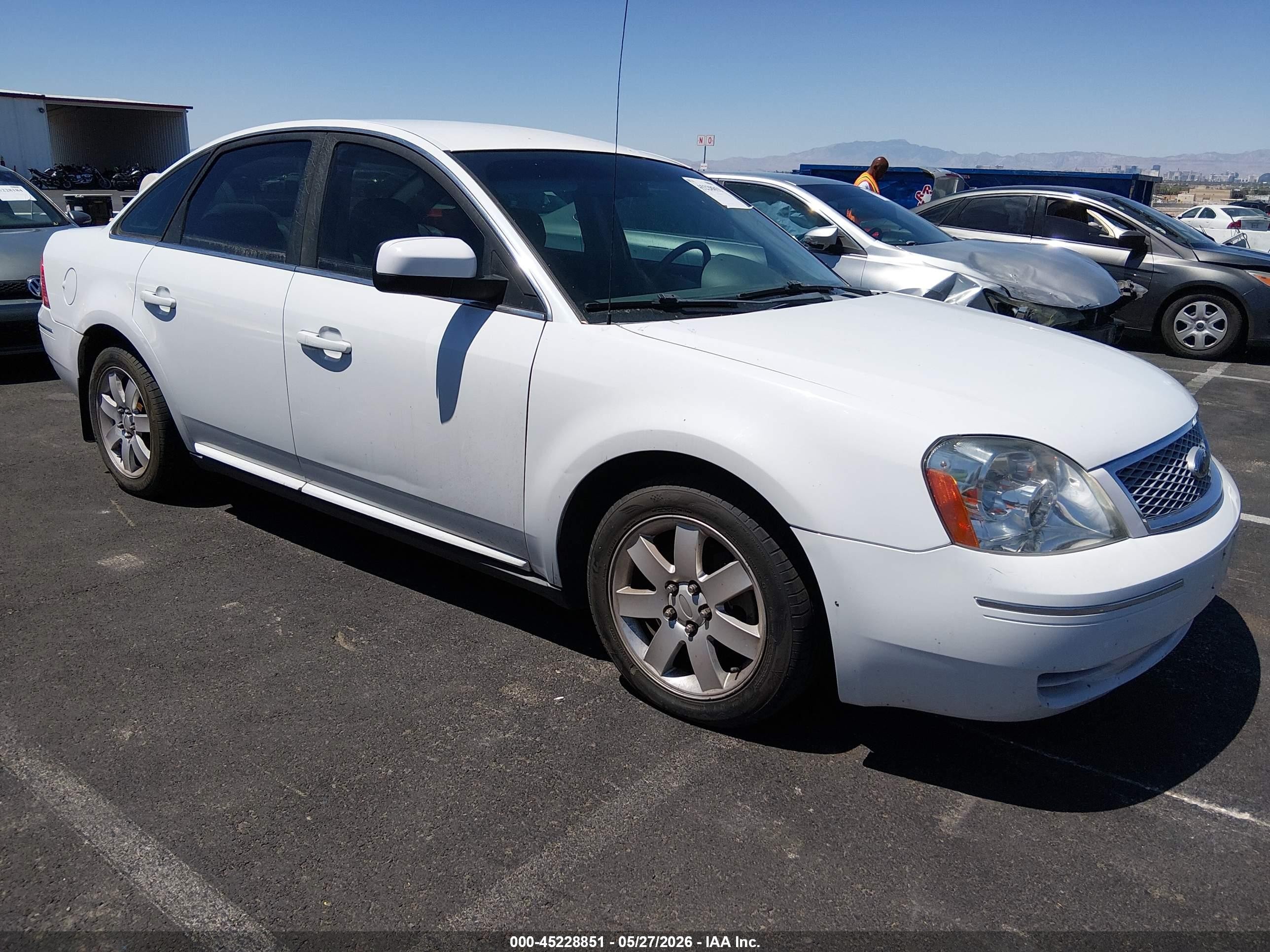 2007 Ford Five Hundred SEL, VIN 1FAHP24167G153891 — Normal wear