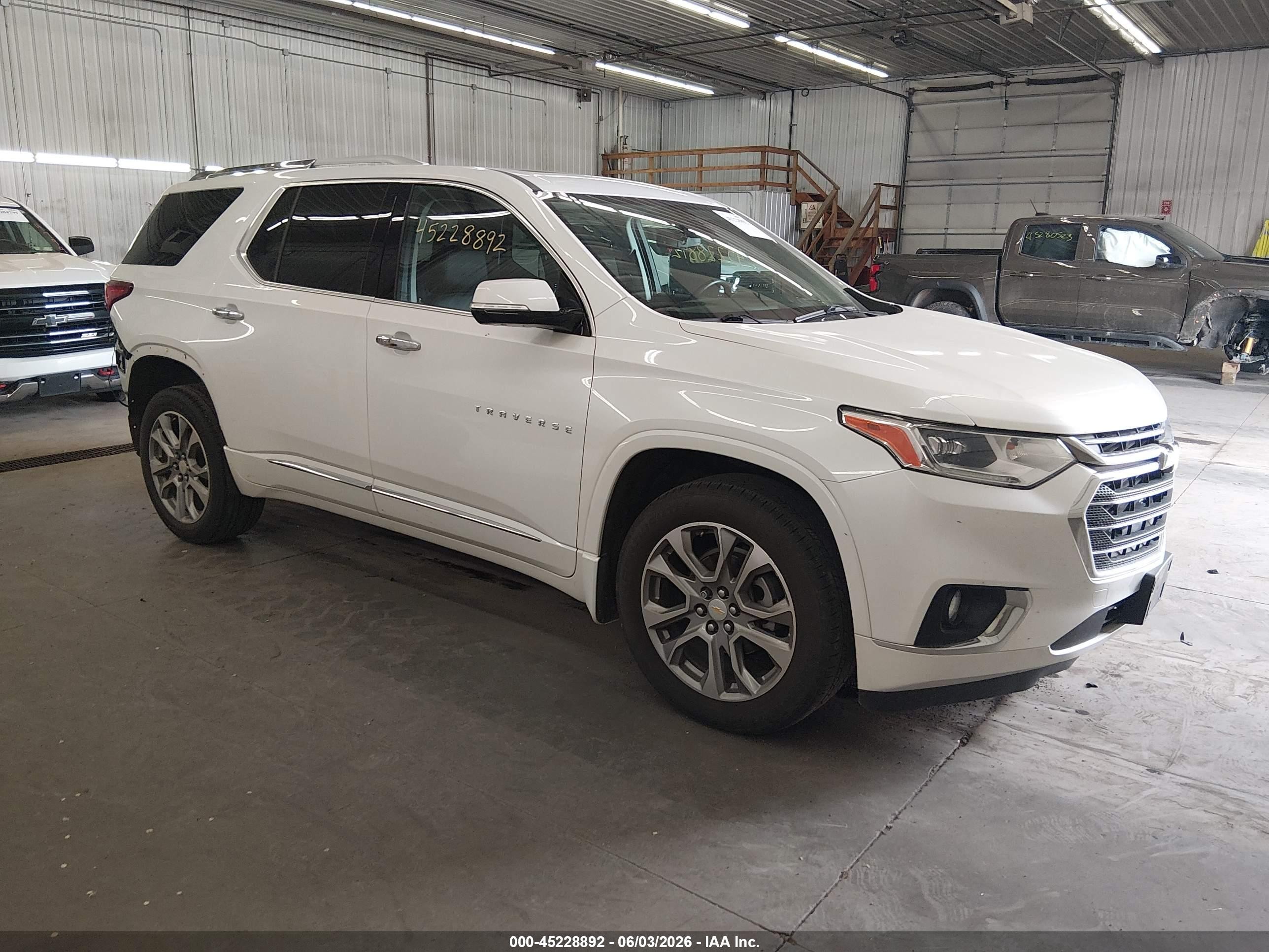2018 Chevrolet Traverse Premier, VIN 1GNEVJKW0JJ109995 — Rear end