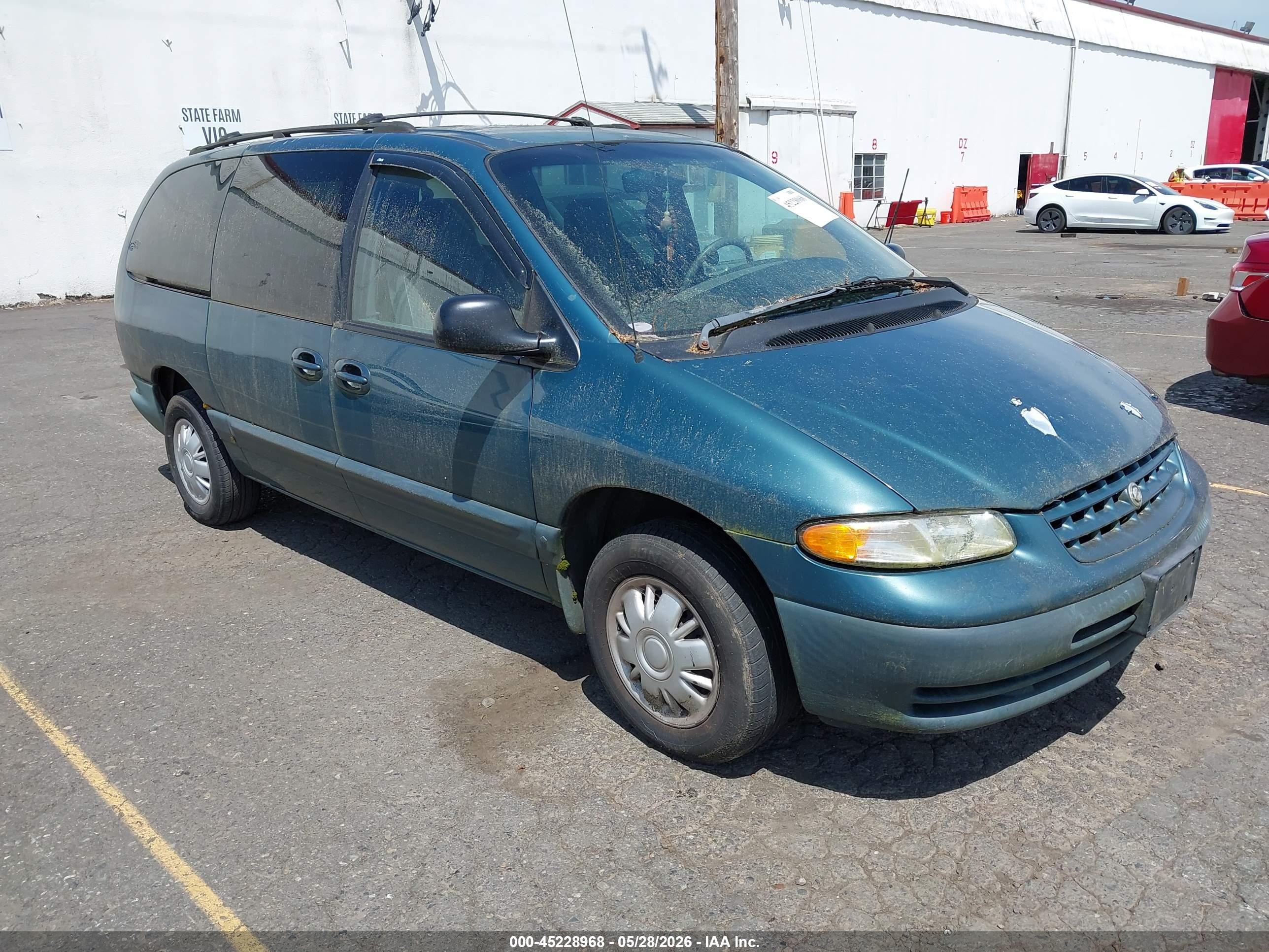 2000 Chrysler Voyager SE, VIN 2C4GJ44G4YR671344 — Обычный износ