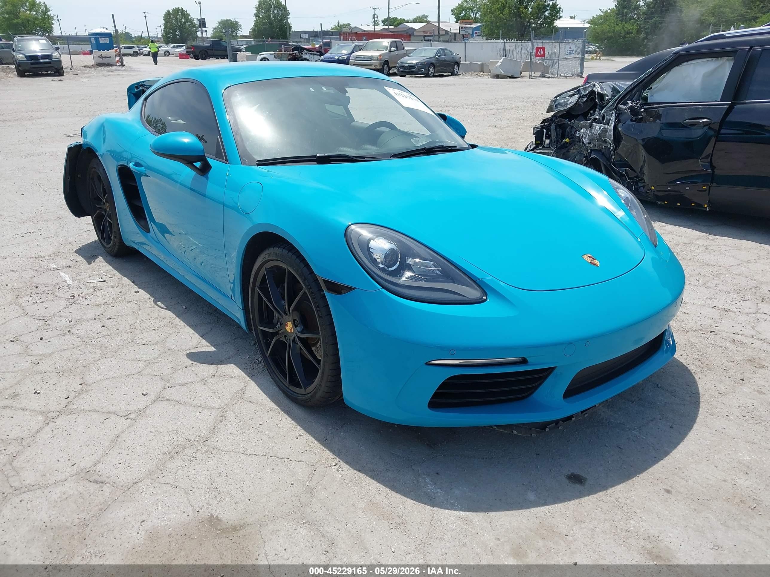 2017 Porsche 718 Cayman, VIN WP0AA2A82HS270784 — Rear end