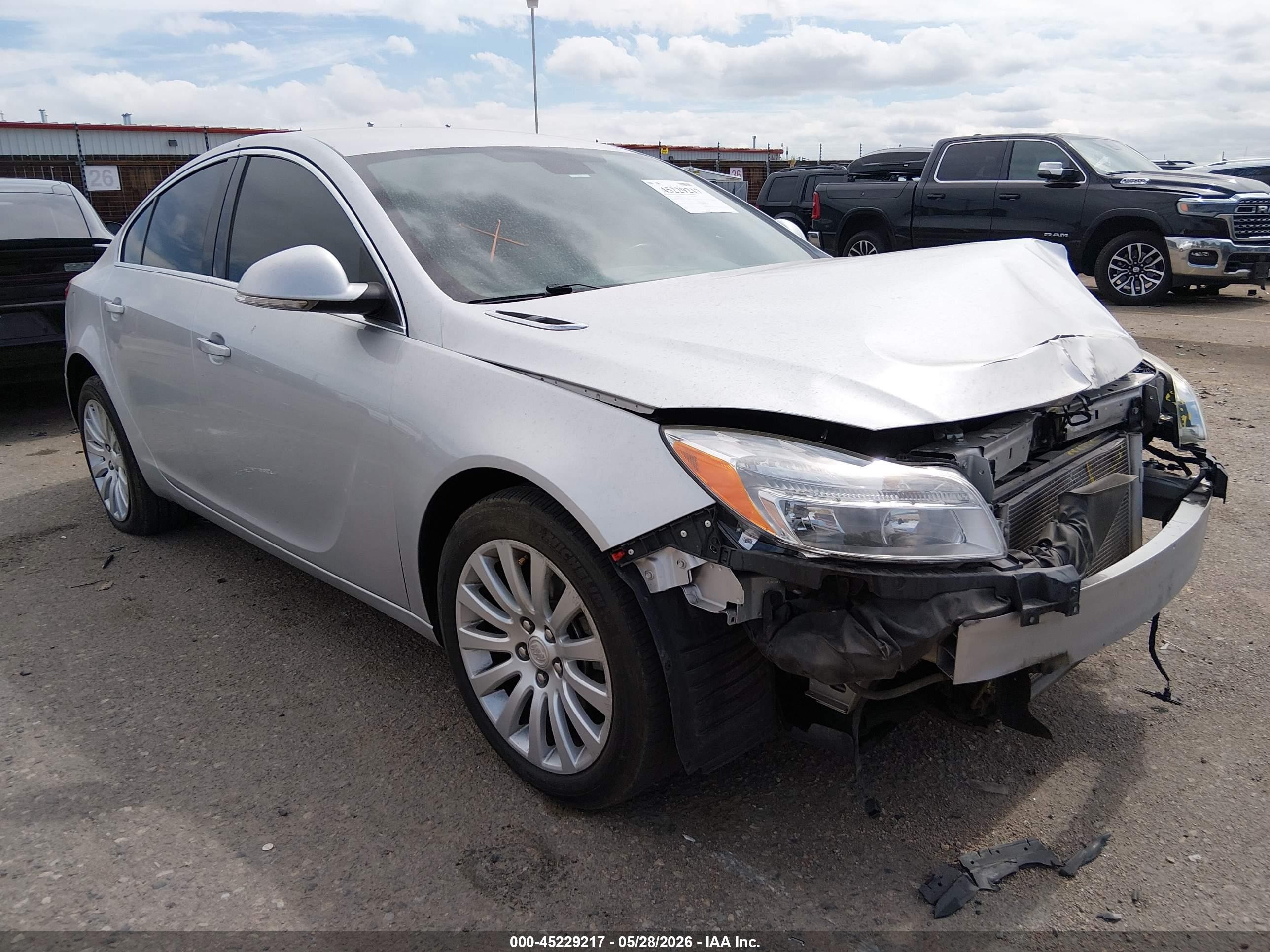 2012 Buick Regal, VIN 2G4GR5EK7C9187514 — Front end