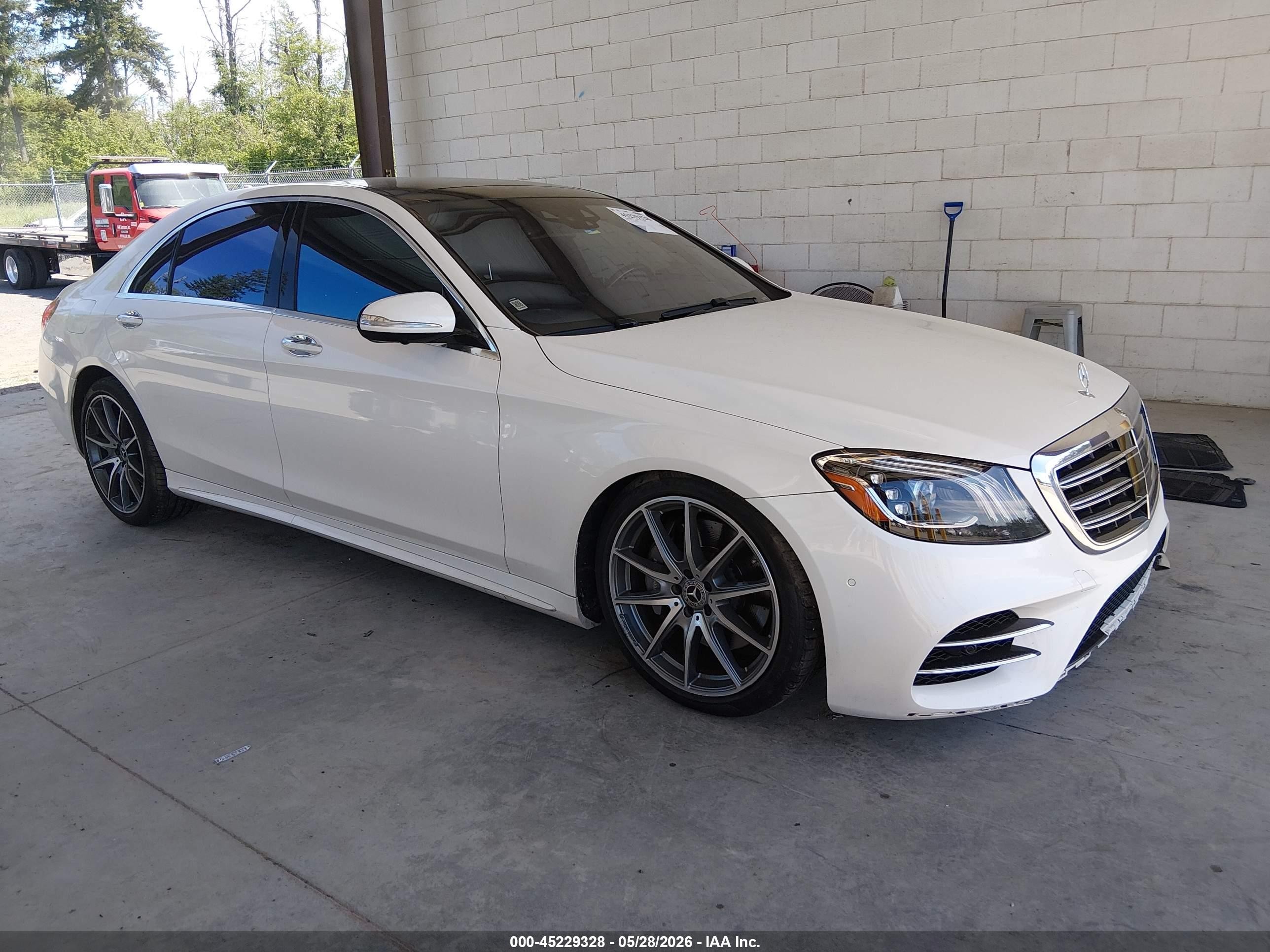 2019 Mercedes-Benz S 560, VIN WDDUG8GB0KA446705 — Front end