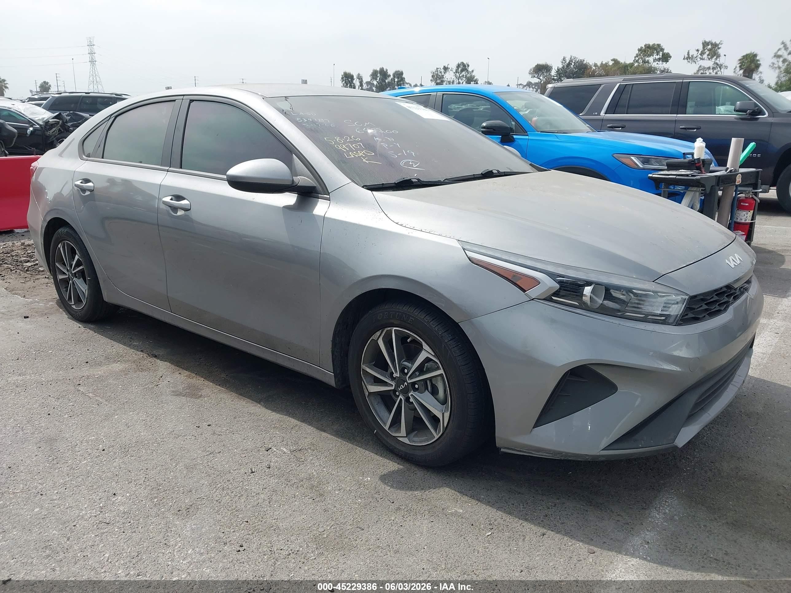 2023 Kia Forte LXS, VIN 3KPF24ADXPE647200 — Side