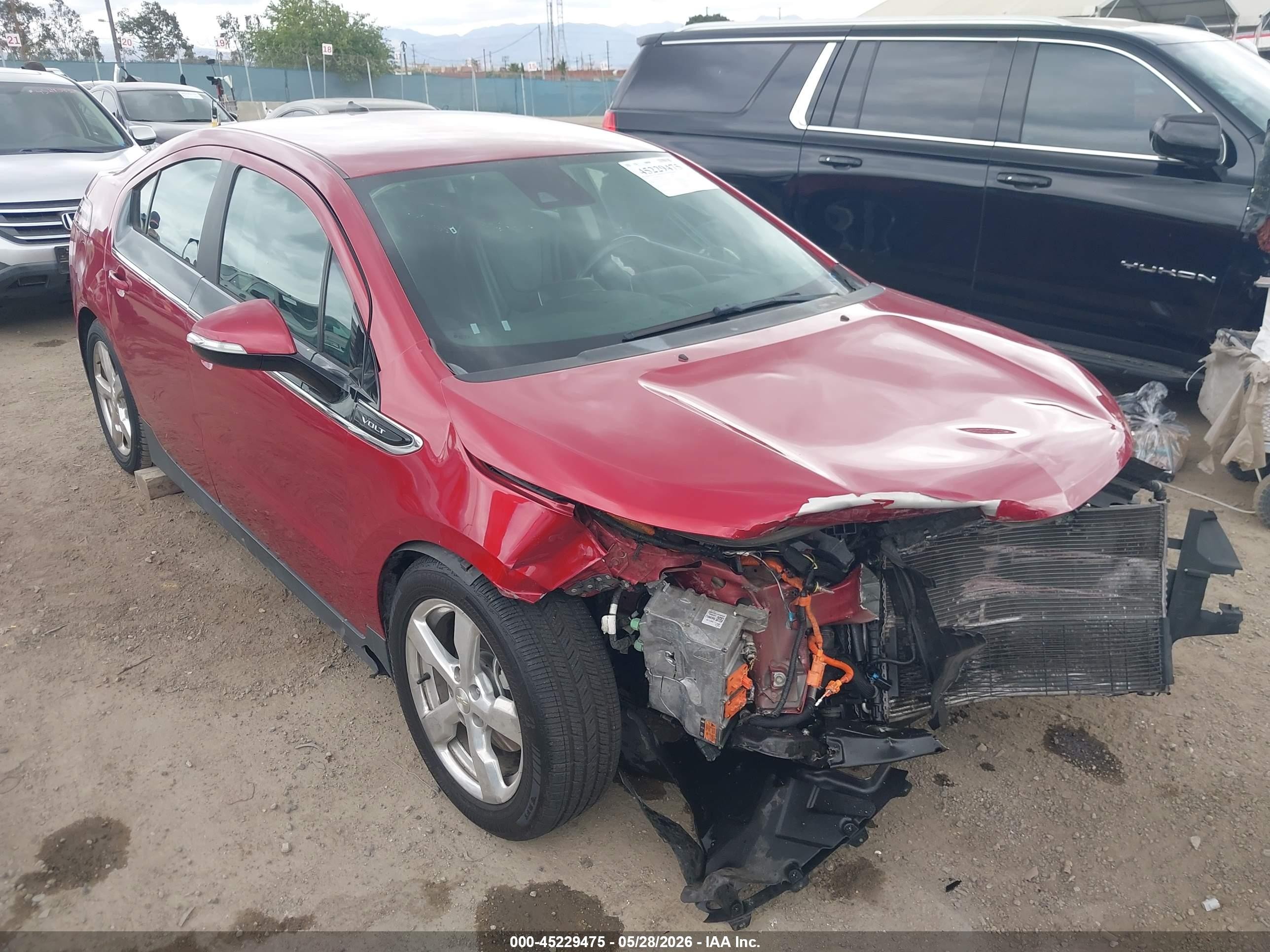 2014 Chevrolet Volt, VIN 1G1RH6E4XEU173810 — Front end