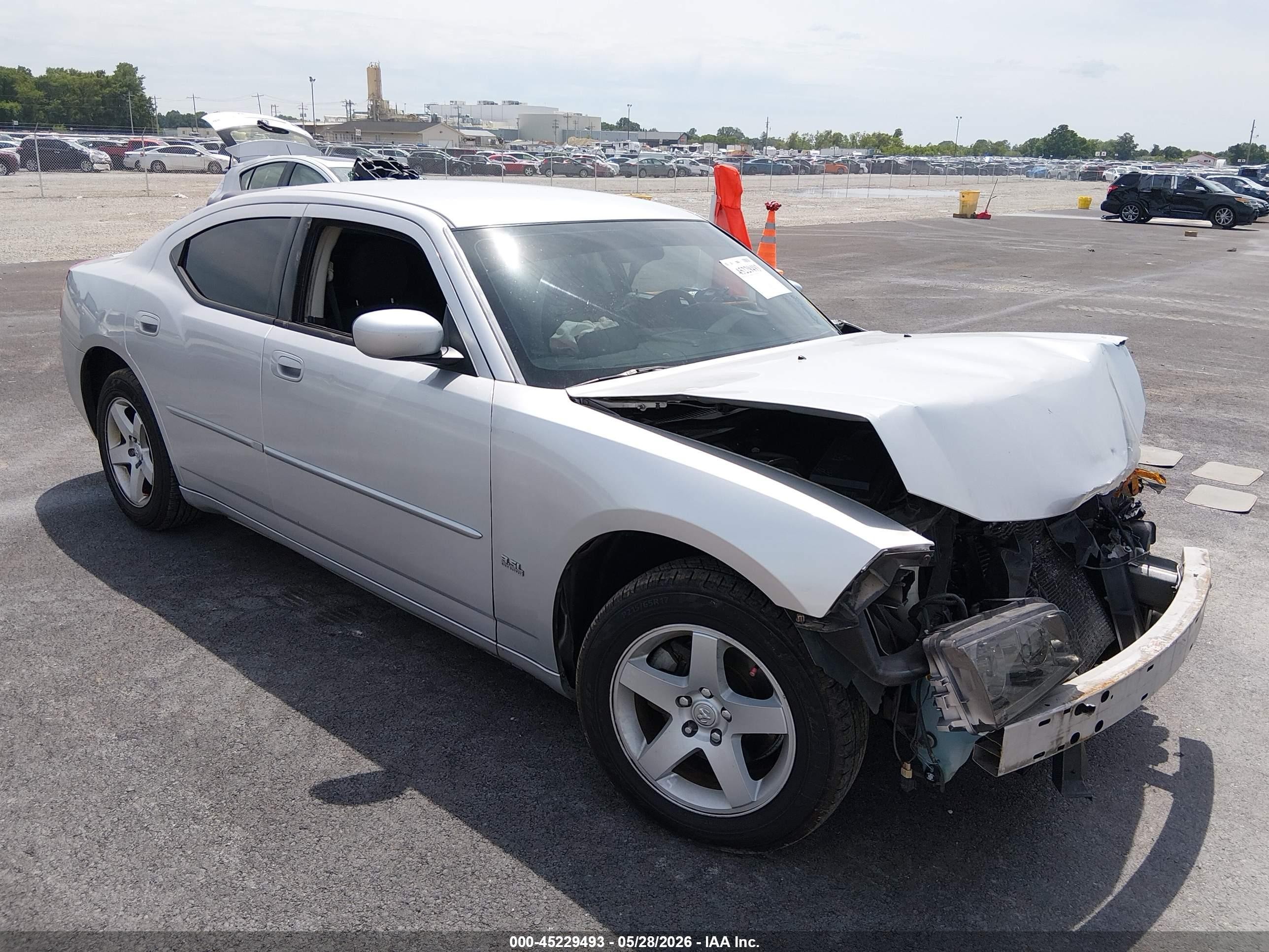 2010 Dodge Charger SXT, VIN 2B3CA3CV4AH290700 — Front end