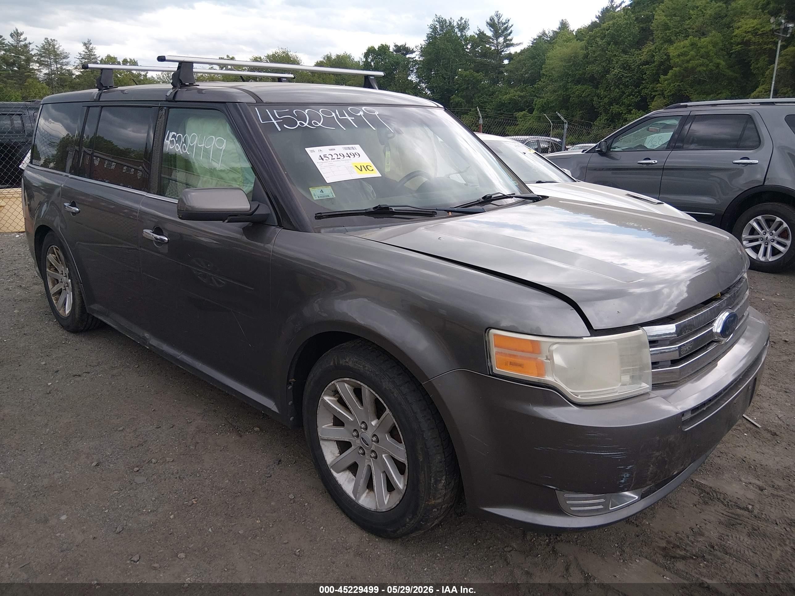 2009 Ford Flex SEL, VIN 2FMEK62C99BB08120 — Rear end