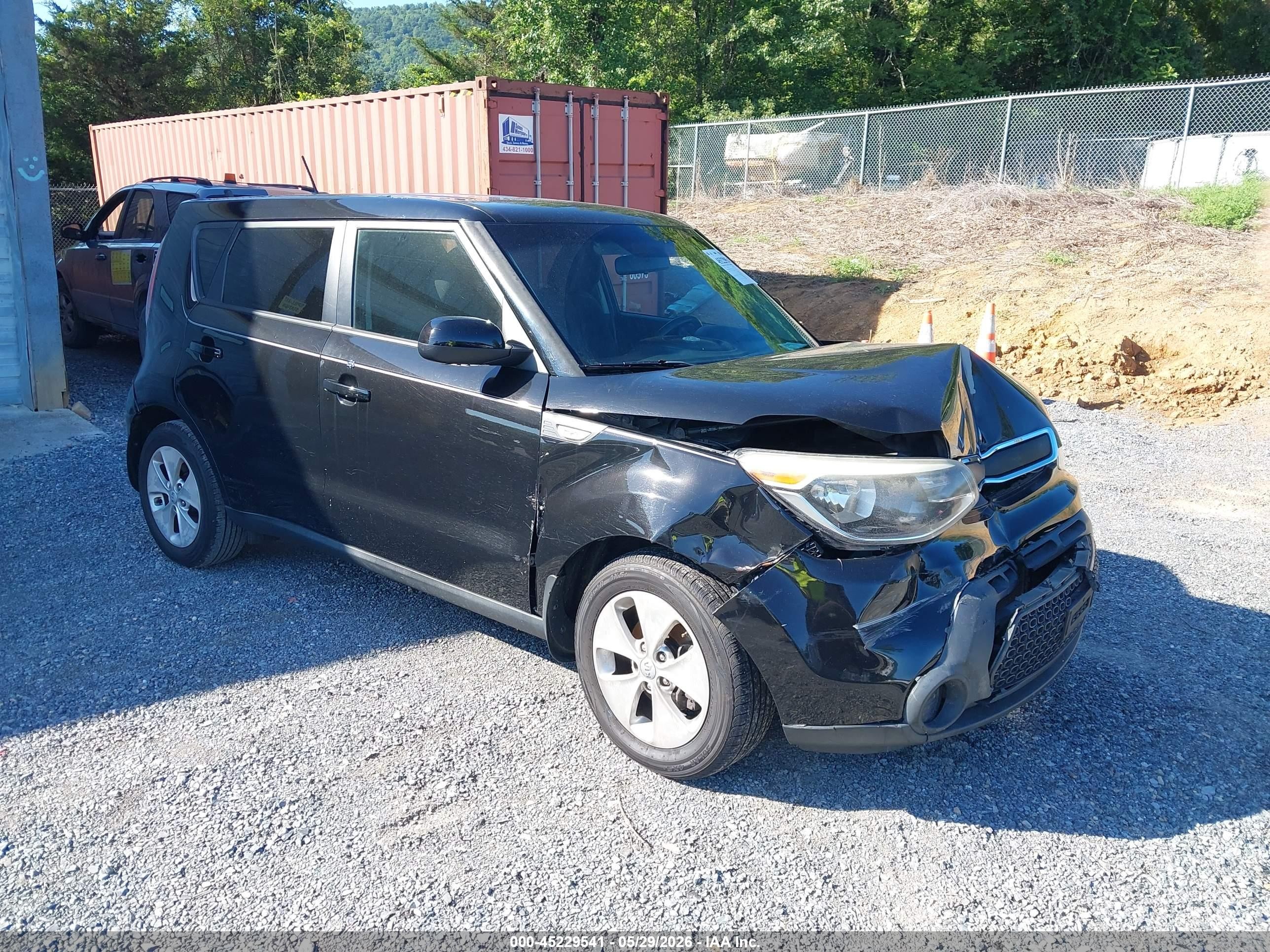 2014 Kia Soul, VIN KNDJN2A24E7717498 — Front end