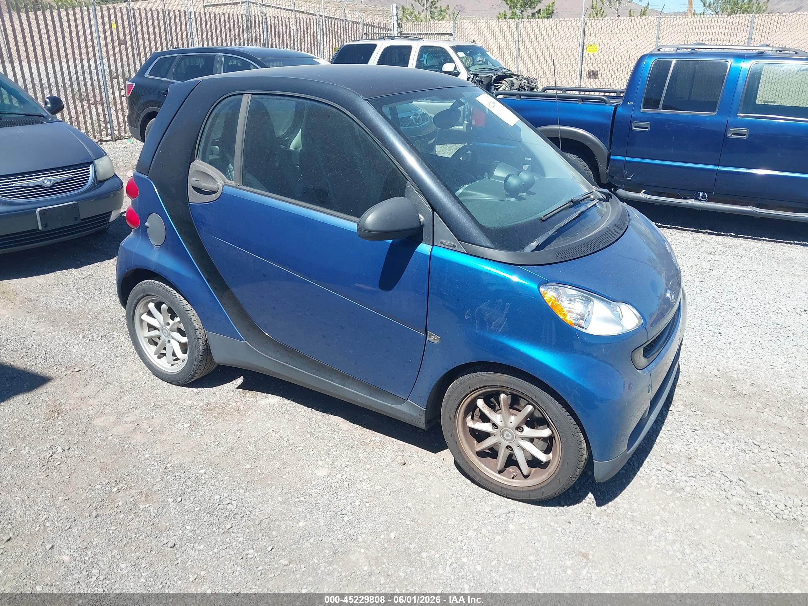 2010 Smart fortwo Pure, VIN WMEEJ3BA0AK342162 — Normal wear