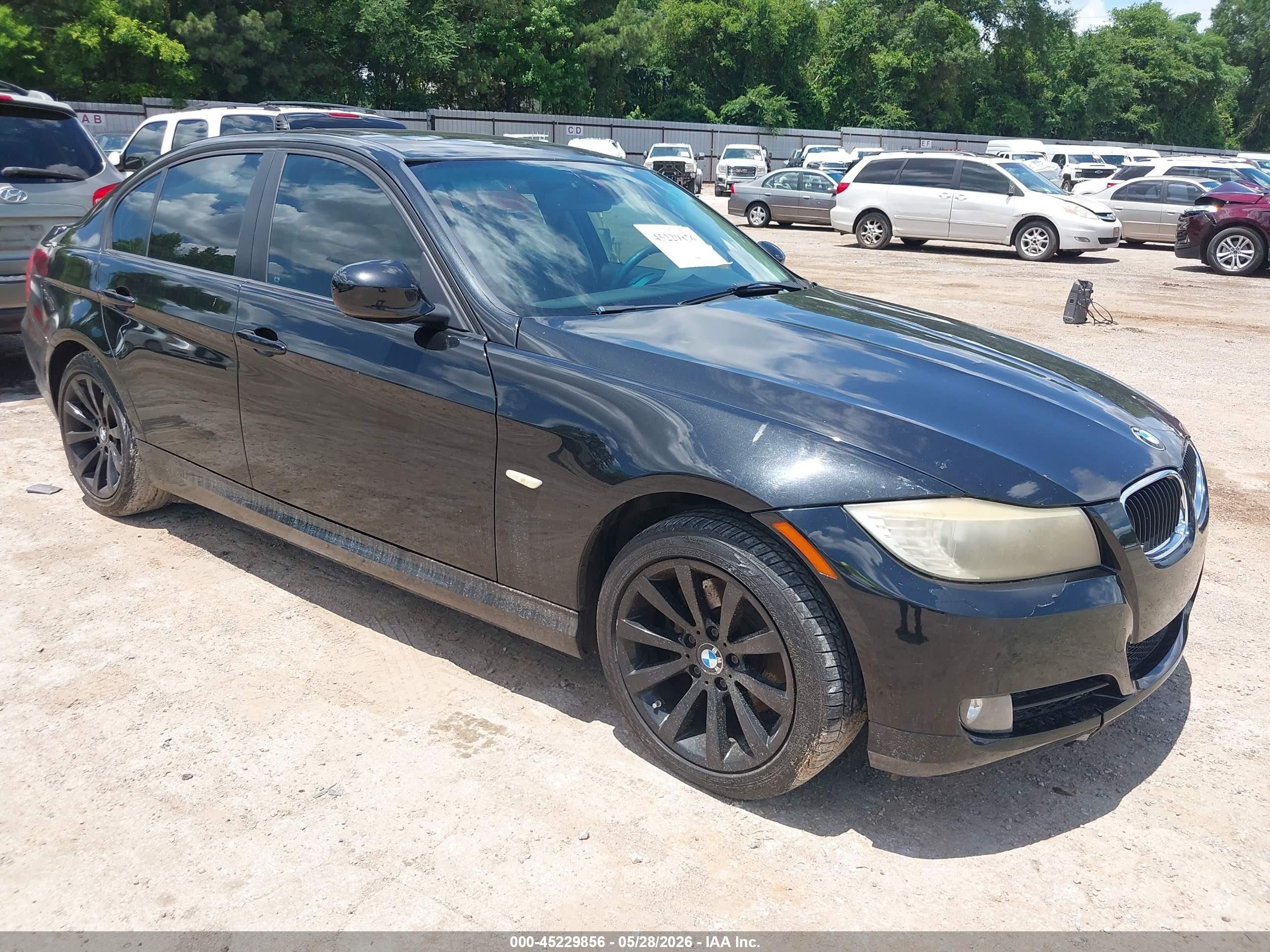 2011 BMW 3 Series 328i, VIN WBAPH7G59BNN02316 — Front end