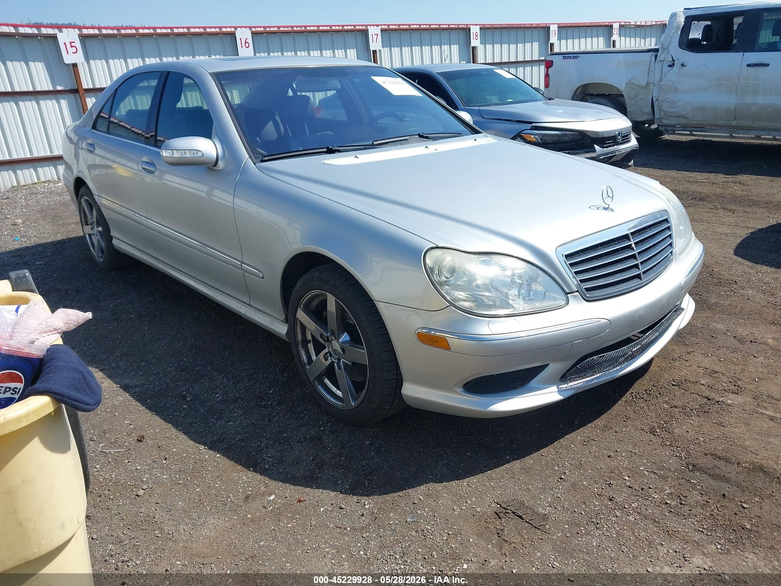 2003 Mercedes-Benz S 500, VIN WDBNG84J93A372596 — Rear end
