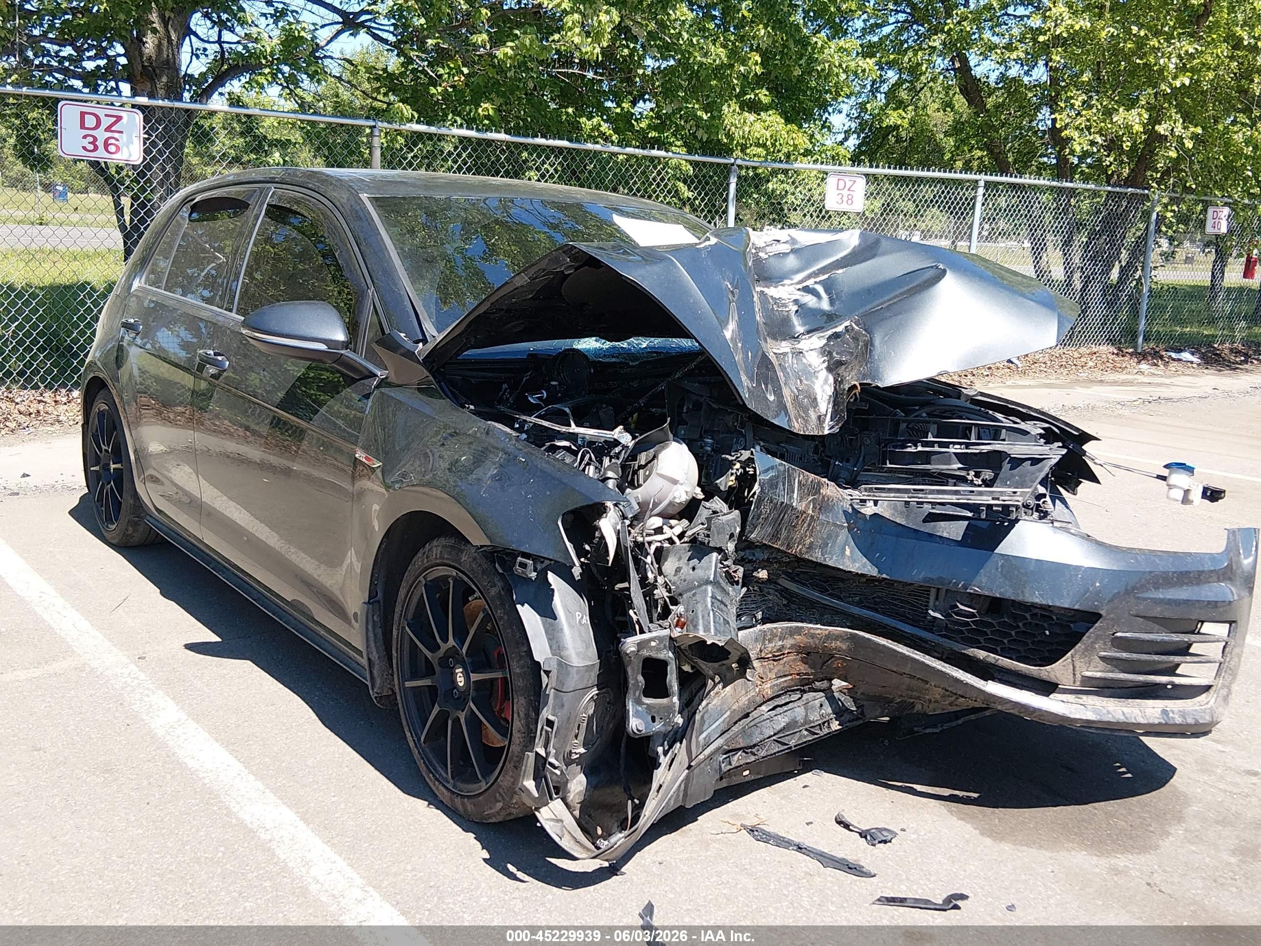 2015 Volkswagen Golf GTI S, VIN 3VW5T7AU0FM008917 — Front end