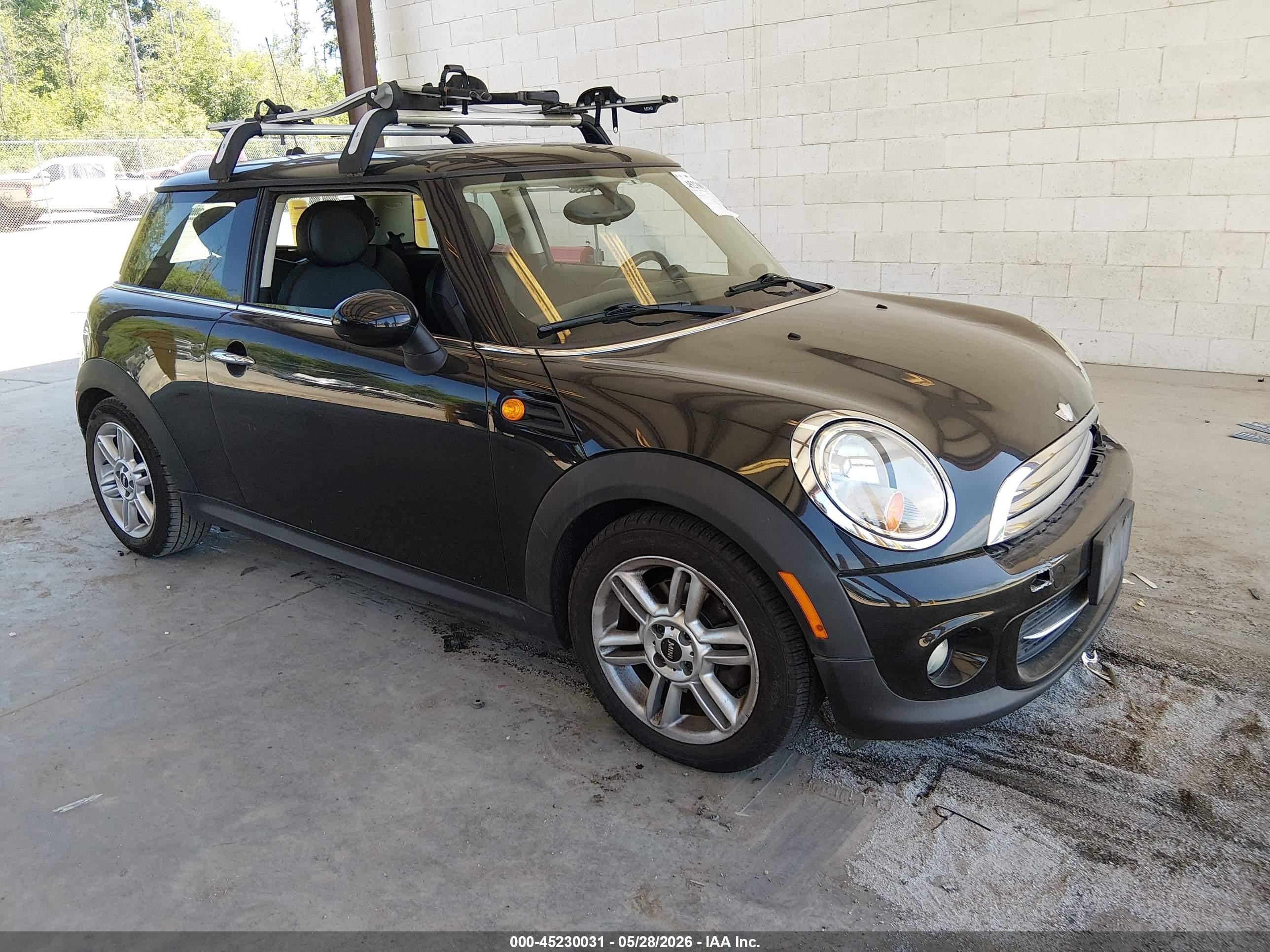 2012 MINI Hardtop, VIN WMWSU3C50CT184782 — Фото с аукциона 1 of 18