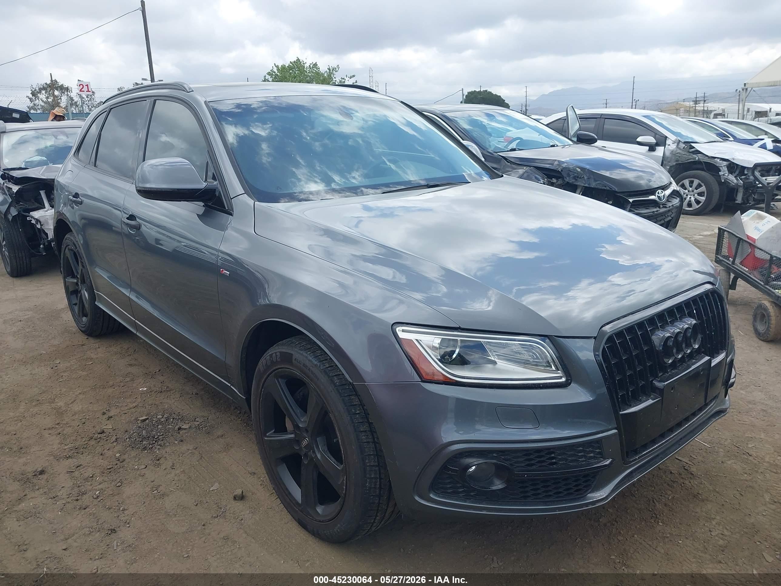 2016 Audi Q5 Premium Plus, VIN WA1D7AFP2GA028551 — Normal wear