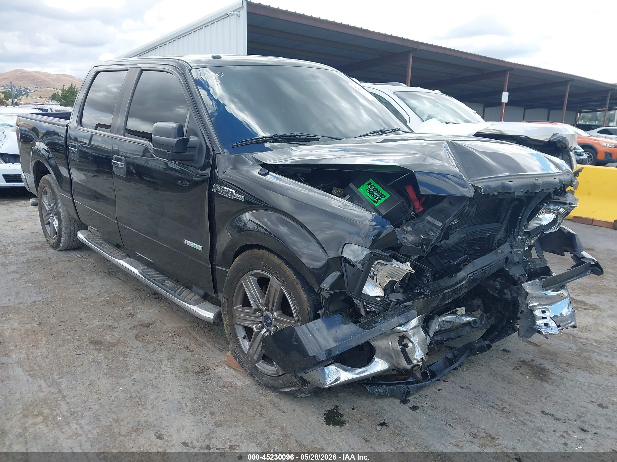 2013 Ford F-150 XLT, VIN 1FTFW1CT0DKE28777 — Перед