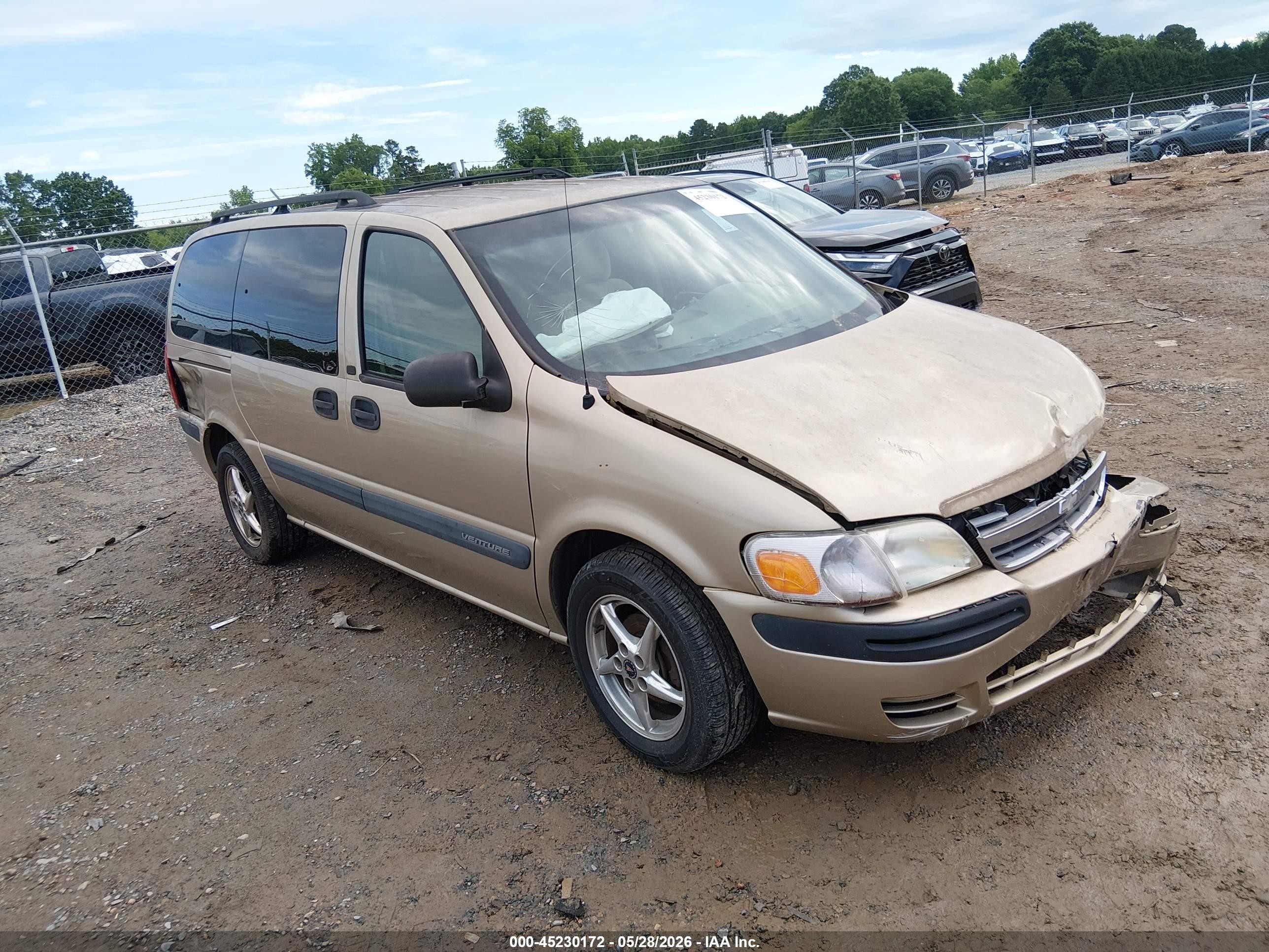 2005 Chevrolet Venture LS, VIN 1GNDV23E45D120929 — Front end