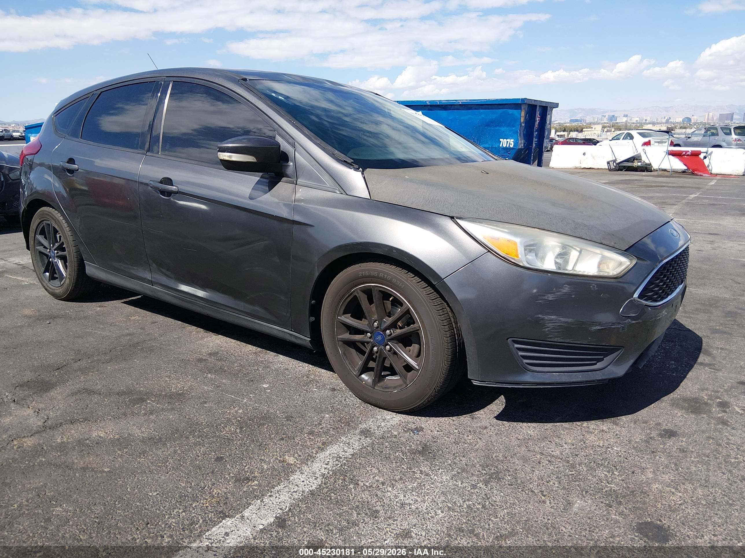 2015 Ford Focus SE, VIN 1FADP3K29FL295139 — Normal wear