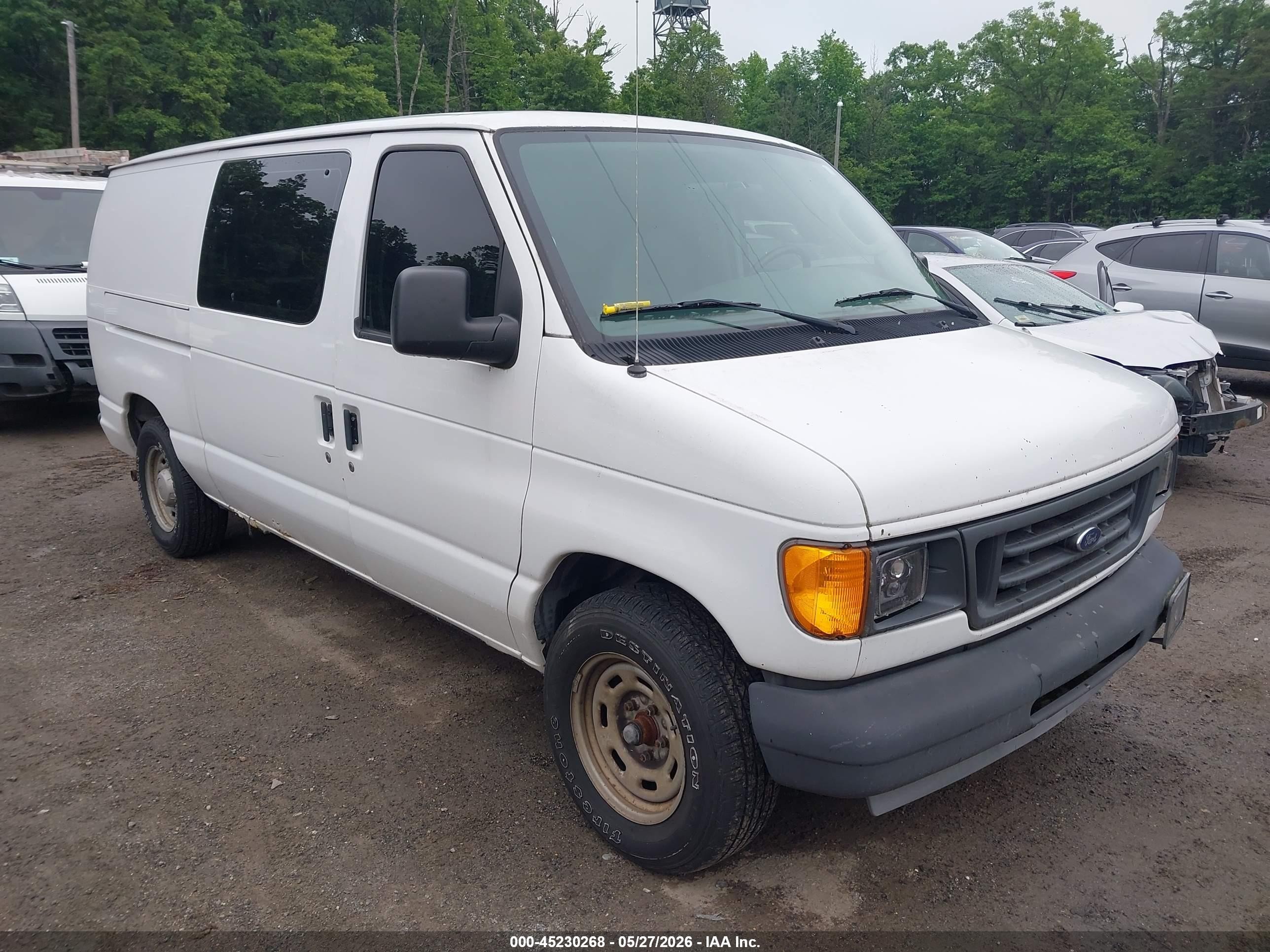 2004 Ford Econoline Cargo, VIN 1FTRE14W44HB55848 — Normal wear