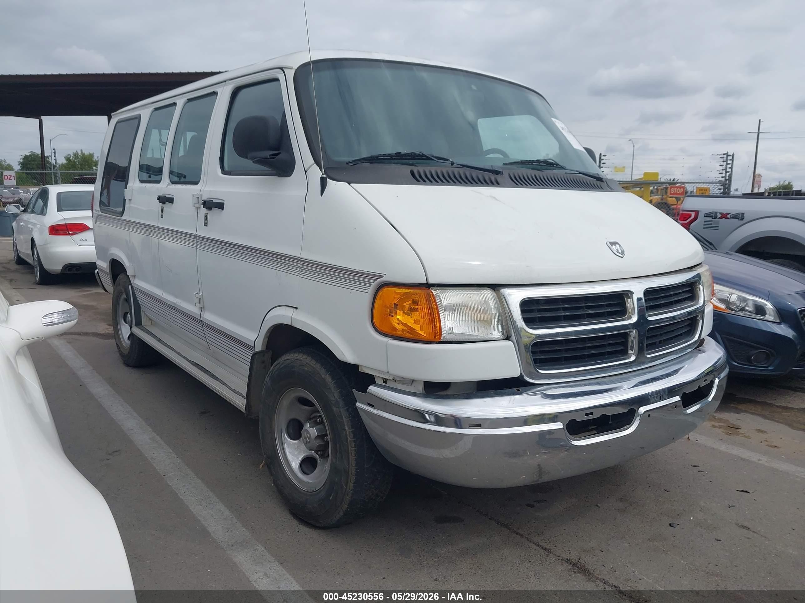 1998 Dodge Cargo, VIN 2B6HB11X2WK147625 — Normal wear