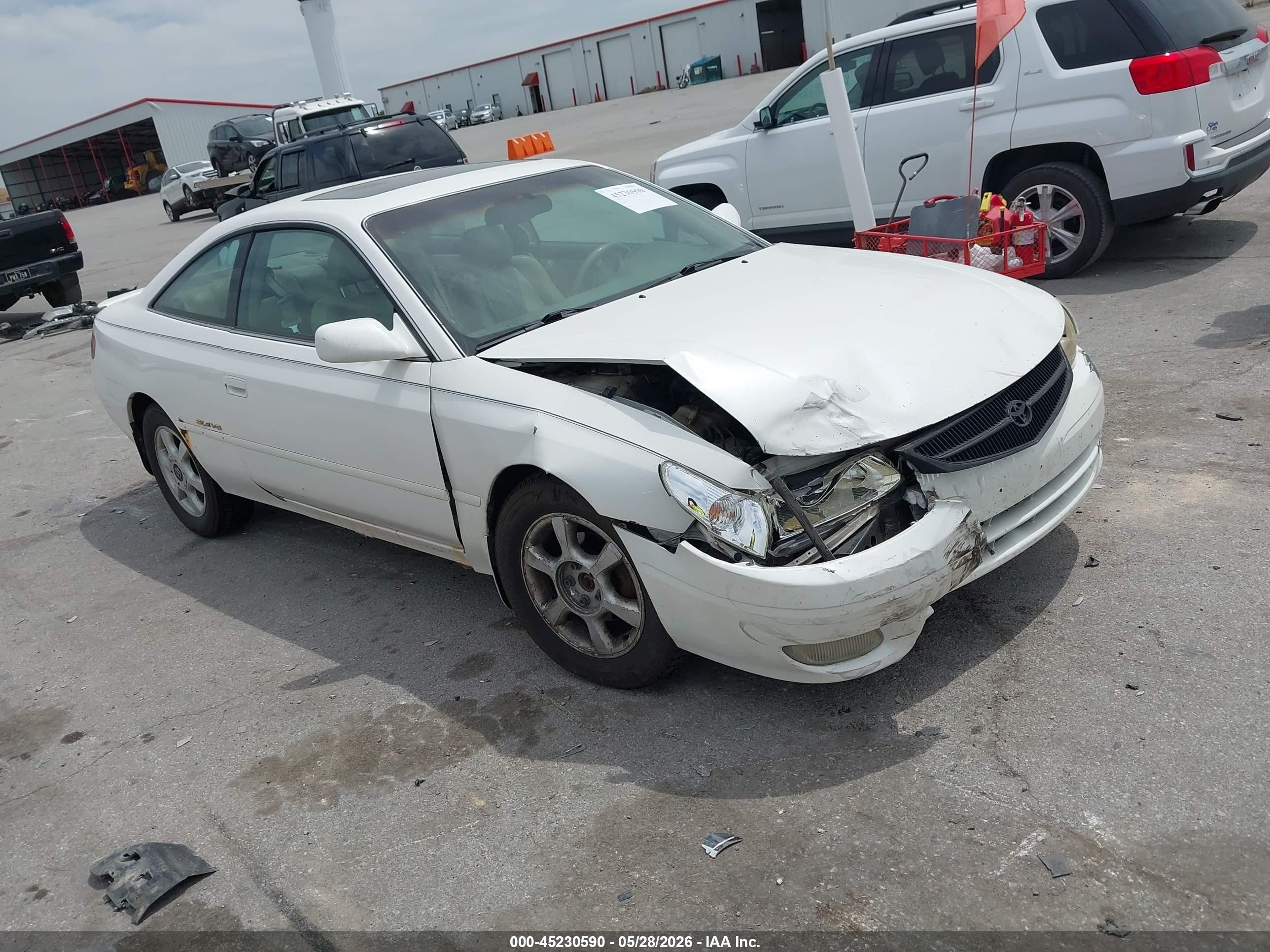 2000 Toyota Solara SE, VIN 2T1CF22P8YC406059 — Front end