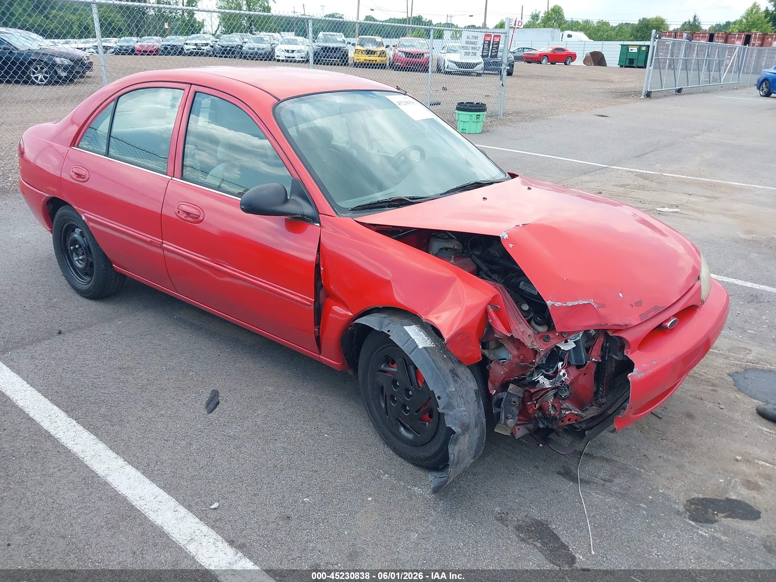 2001 Ford Escort Fleet, VIN 3FAFP13P71R241033 — Front end