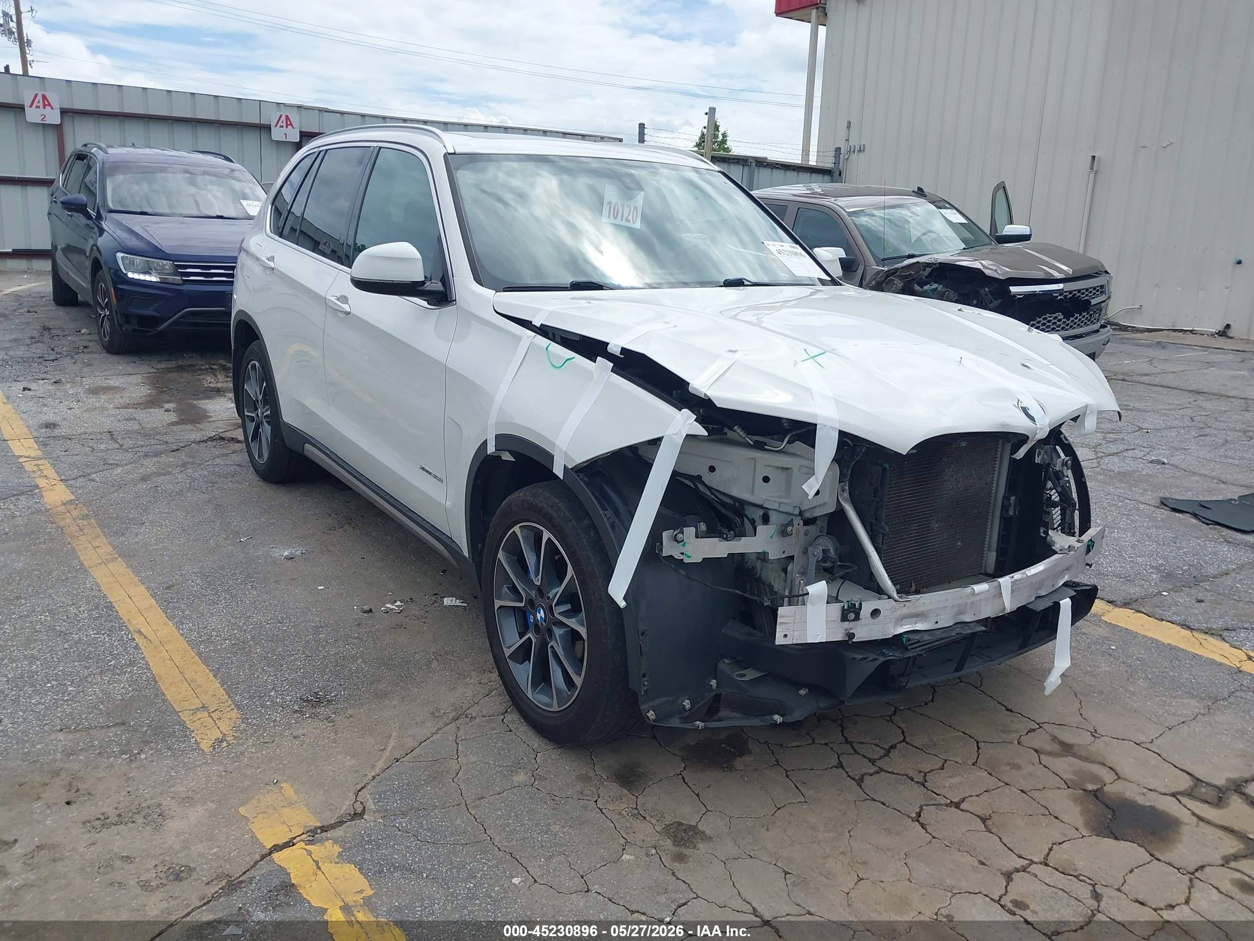 2018 BMW X5 xDrive35i, VIN 5UXKR0C58J0X86054 — Front end