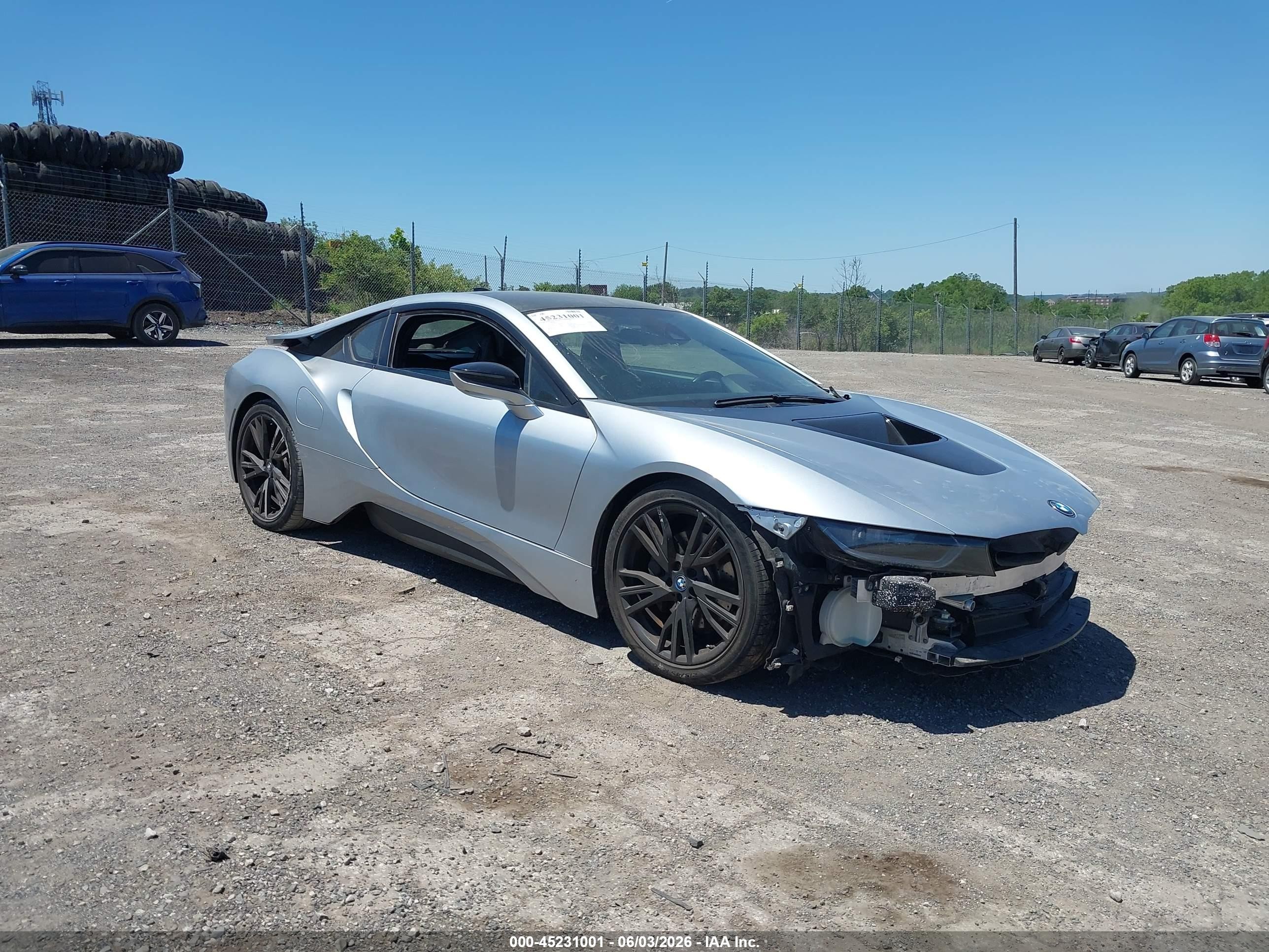2015 BMW i8, VIN WBY2Z2C57FV391823 — Front end