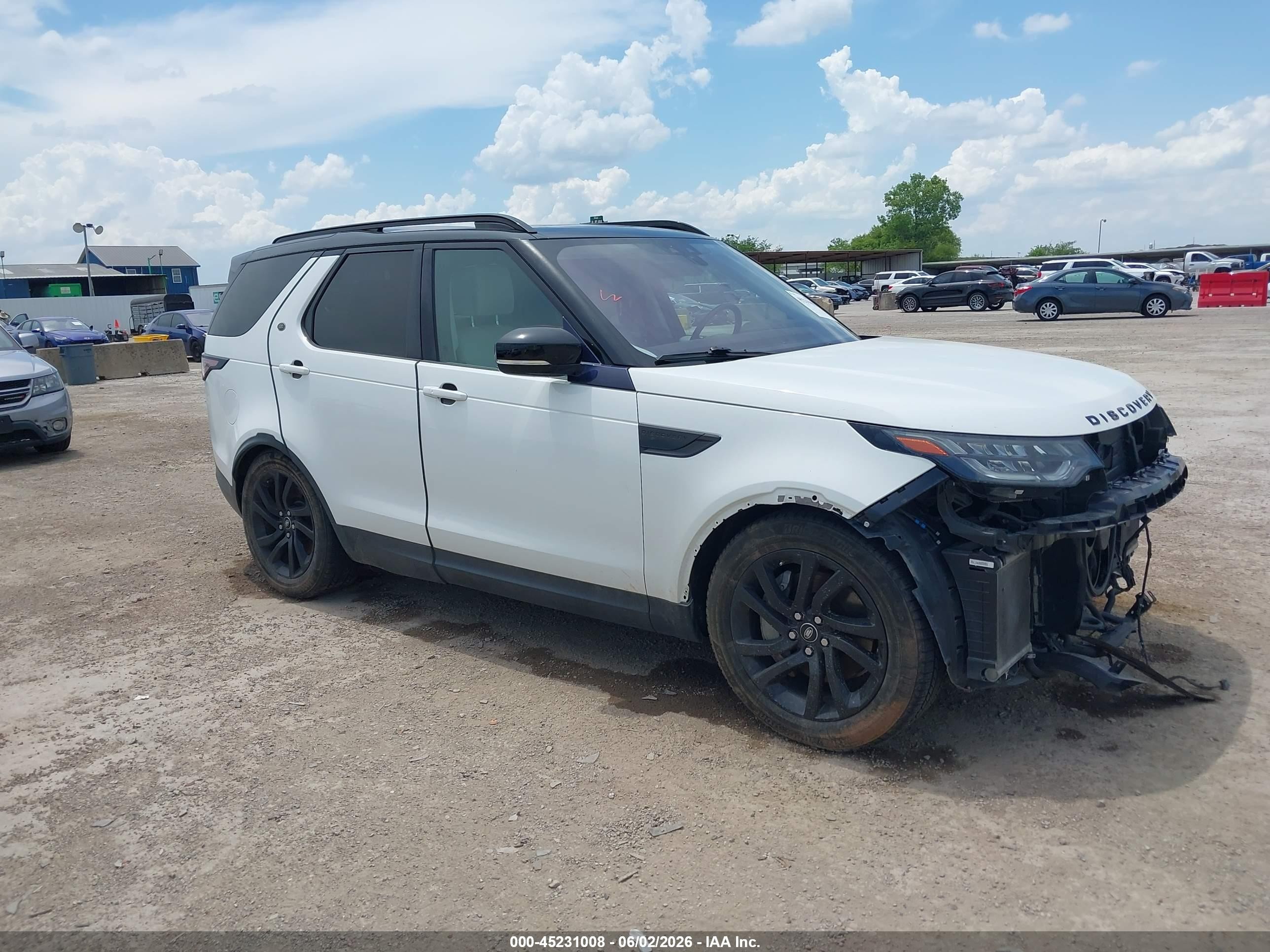 2019 Land Rover Discovery HSE, VIN SALRR2RV1K2400446 — Front end