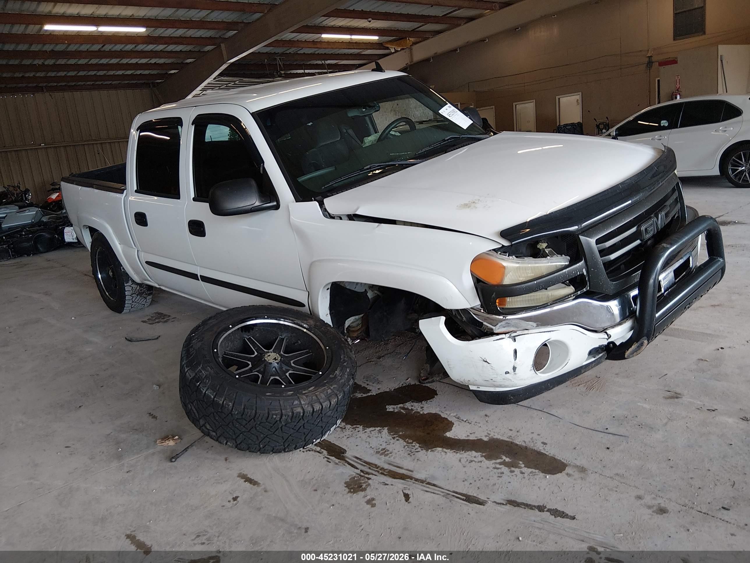 2006 GMC Sierra 1500 SLE1, VIN 2GTEK13T261166013 — Side