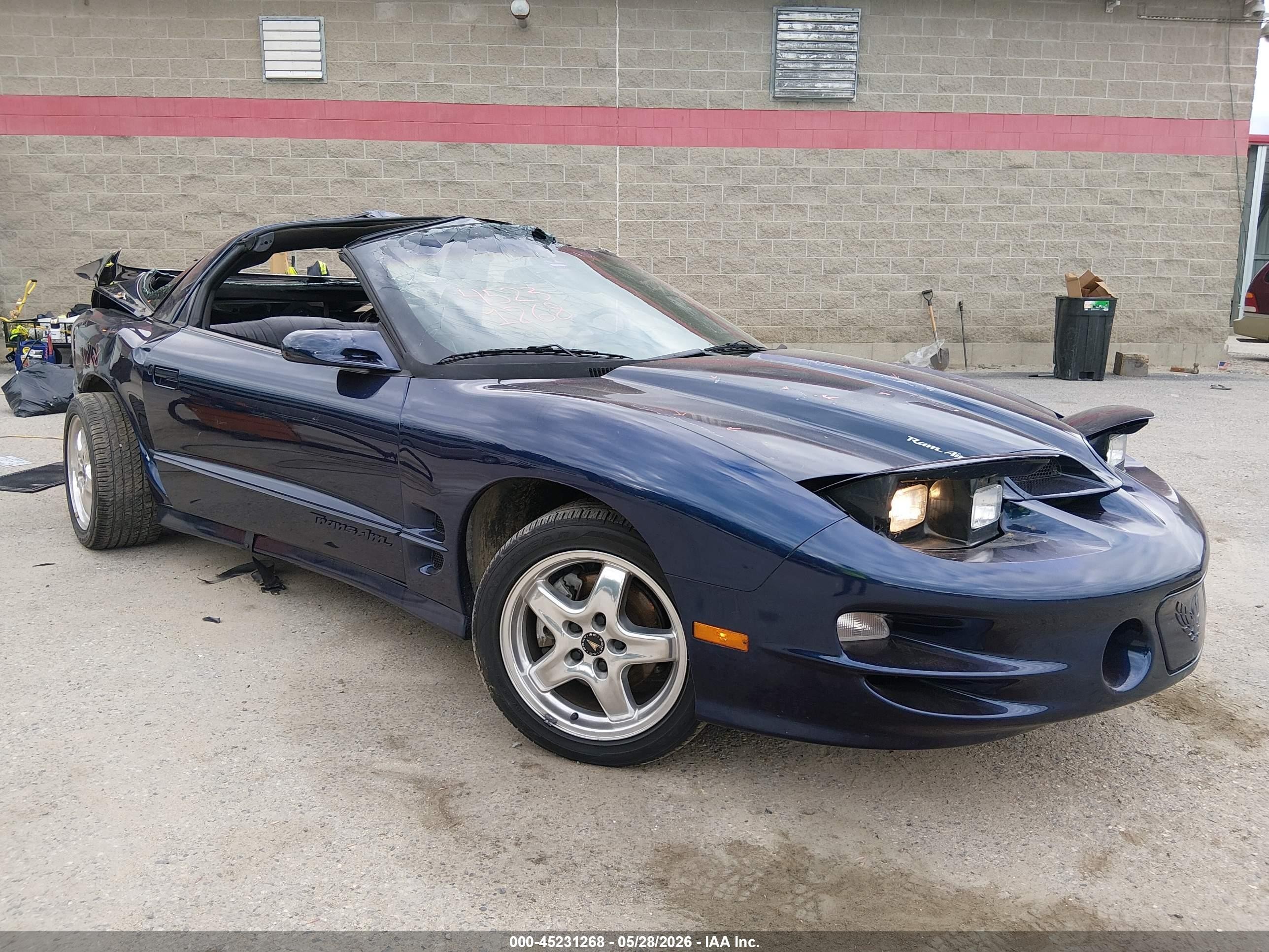 2002 Pontiac Firebird Formula, VIN 2G2FV22G122165255 — All over