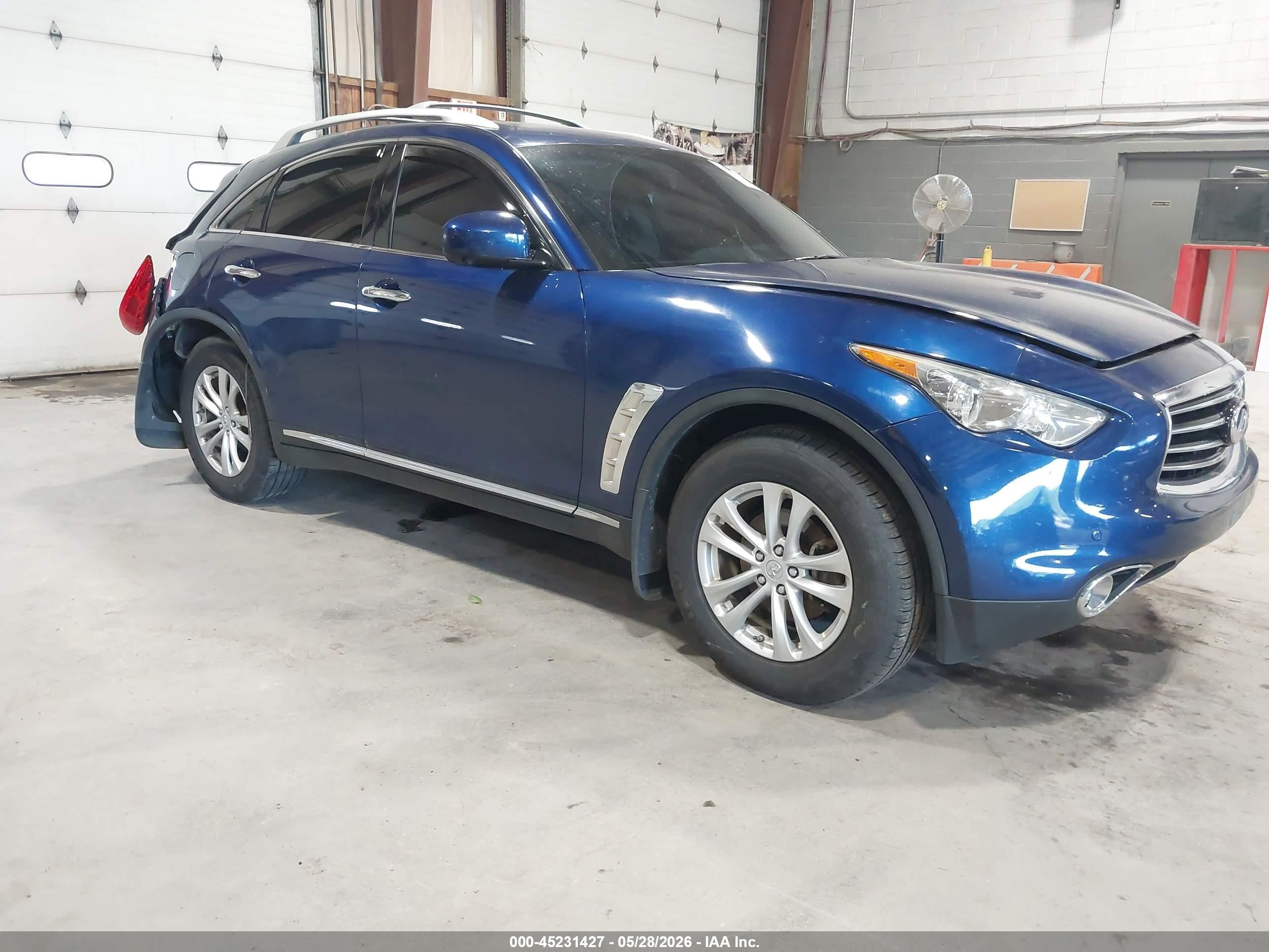 2015 Infiniti QX70, VIN JN8CS1MW7FM480510 — Rear end