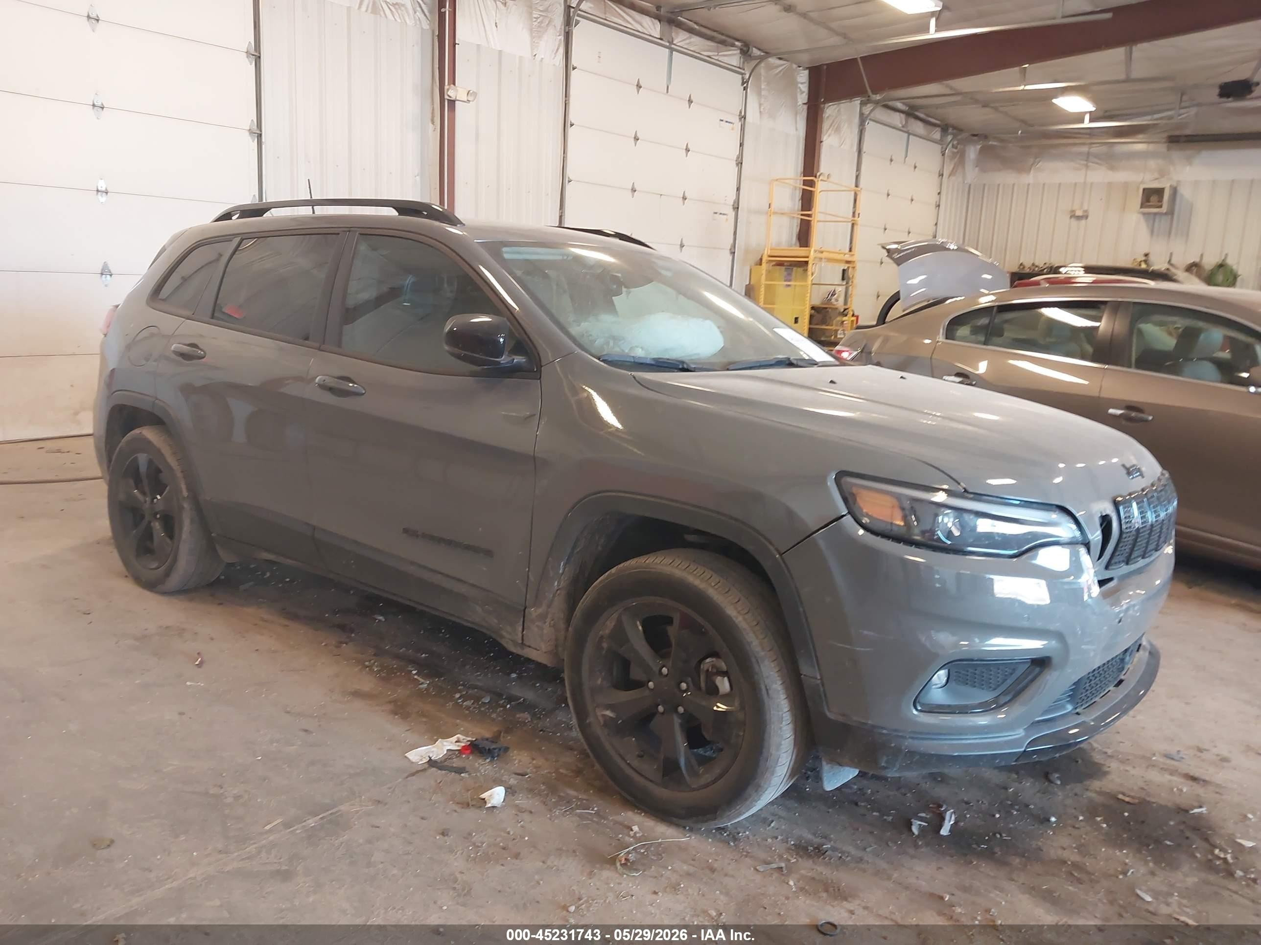 2023 Jeep Cherokee Altitude Lux, VIN 1C4PJMMB3PD105505 — Front end