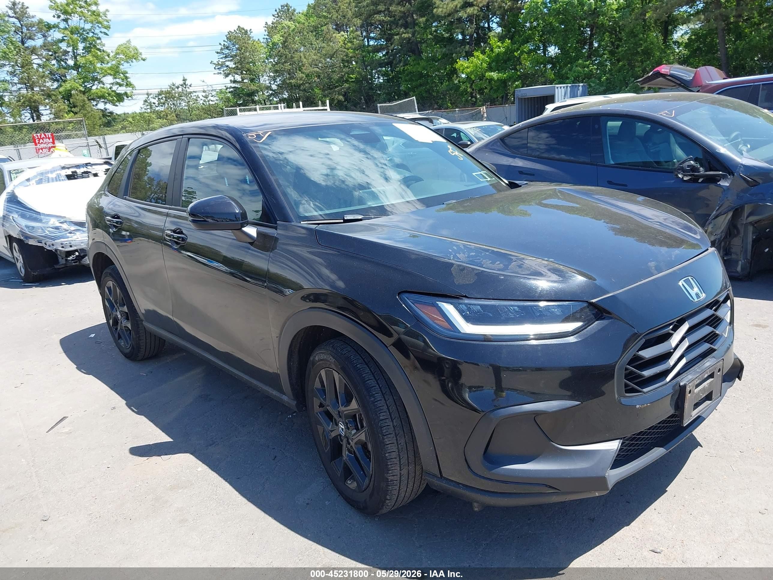 2024 Honda HR-V Sport, VIN 3CZRZ2H55RM735215 — Front end