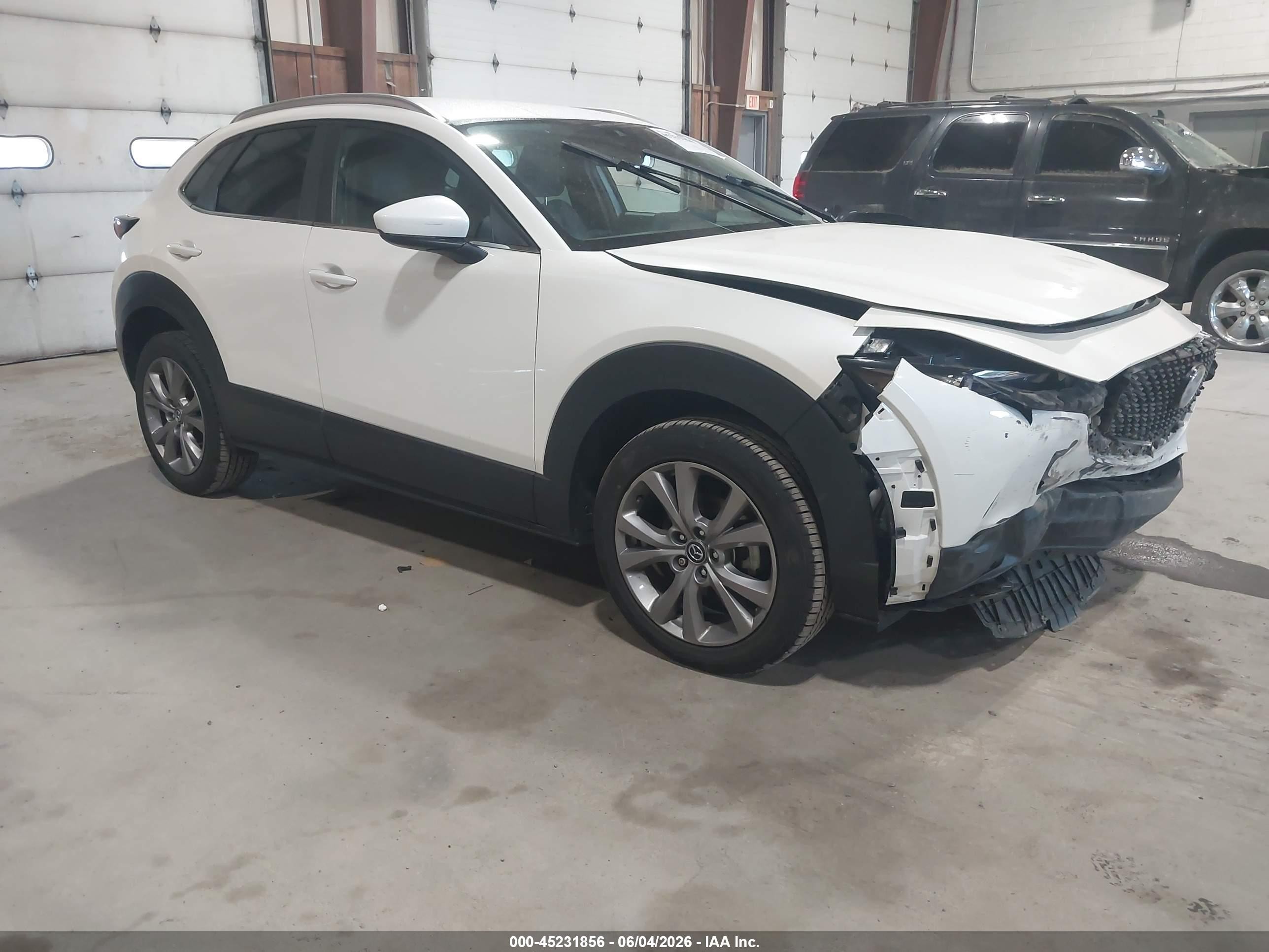 2022 Mazda CX-30 S Select, VIN 3MVDMBBL8NM409035 — Front end