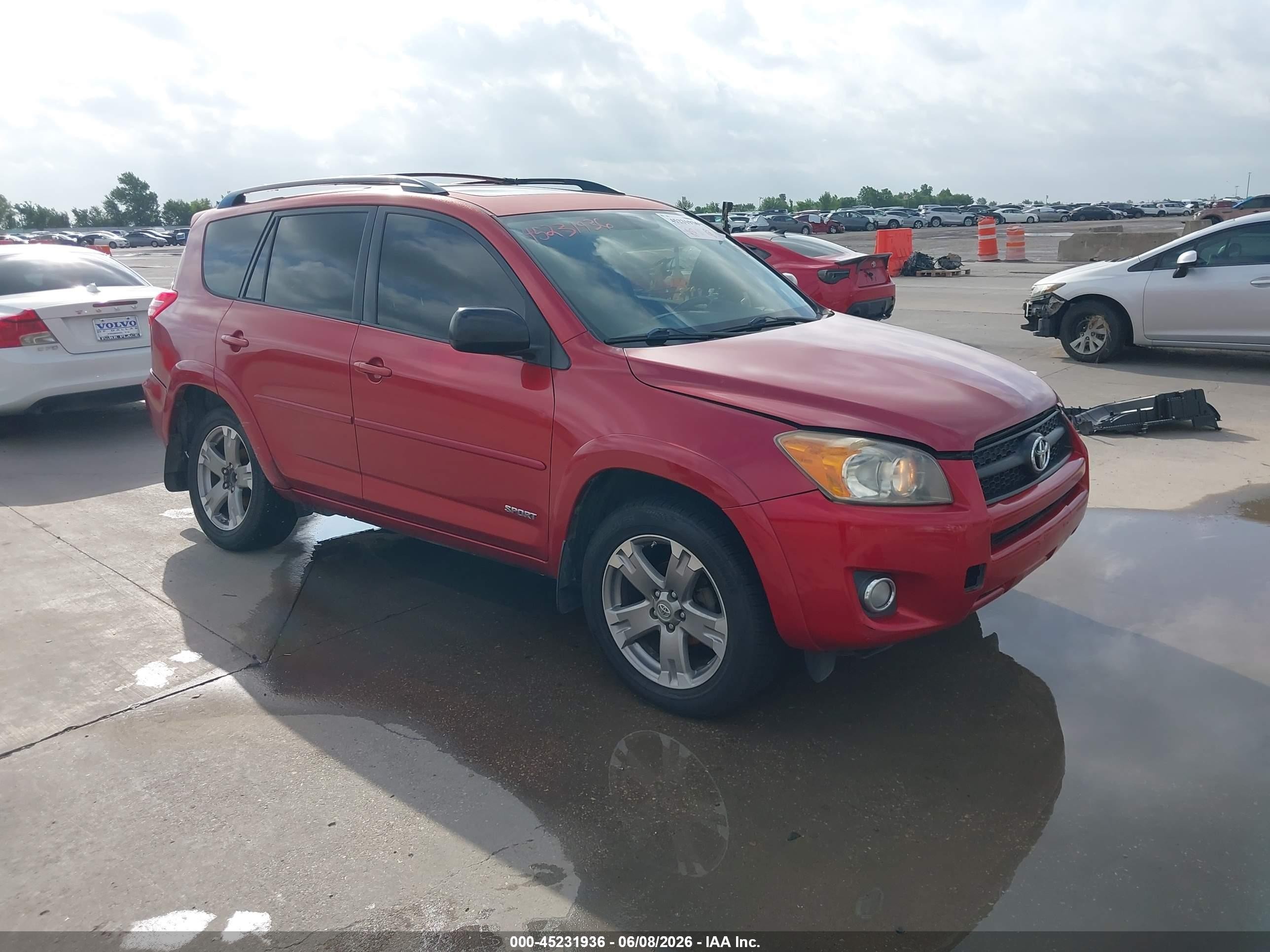 2009 Toyota RAV4 Sport, VIN JTMZF32V79D011180 — Rear end