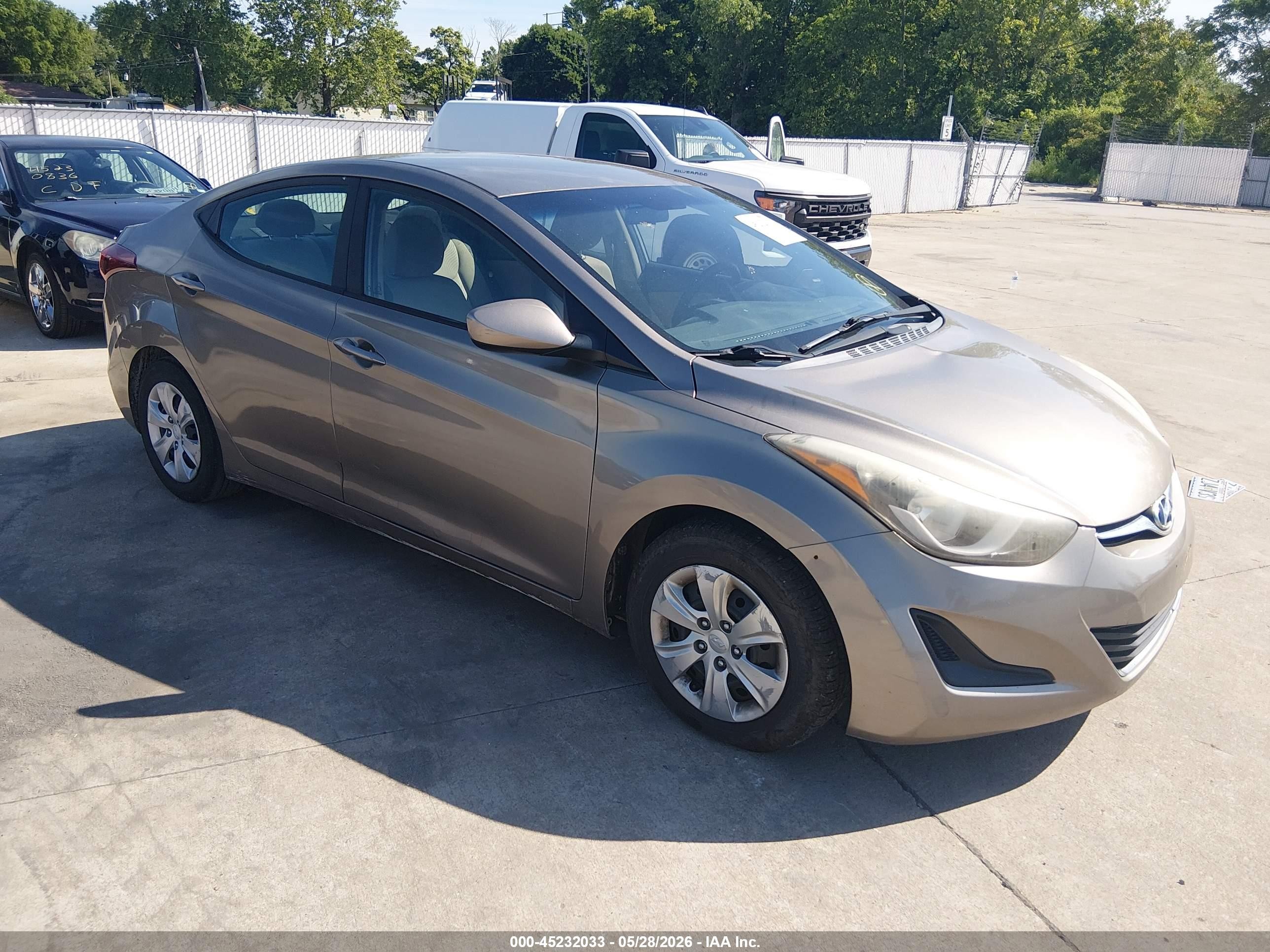 2016 Hyundai Elantra SE, VIN 5NPDH4AE7GH751461 — Normal wear