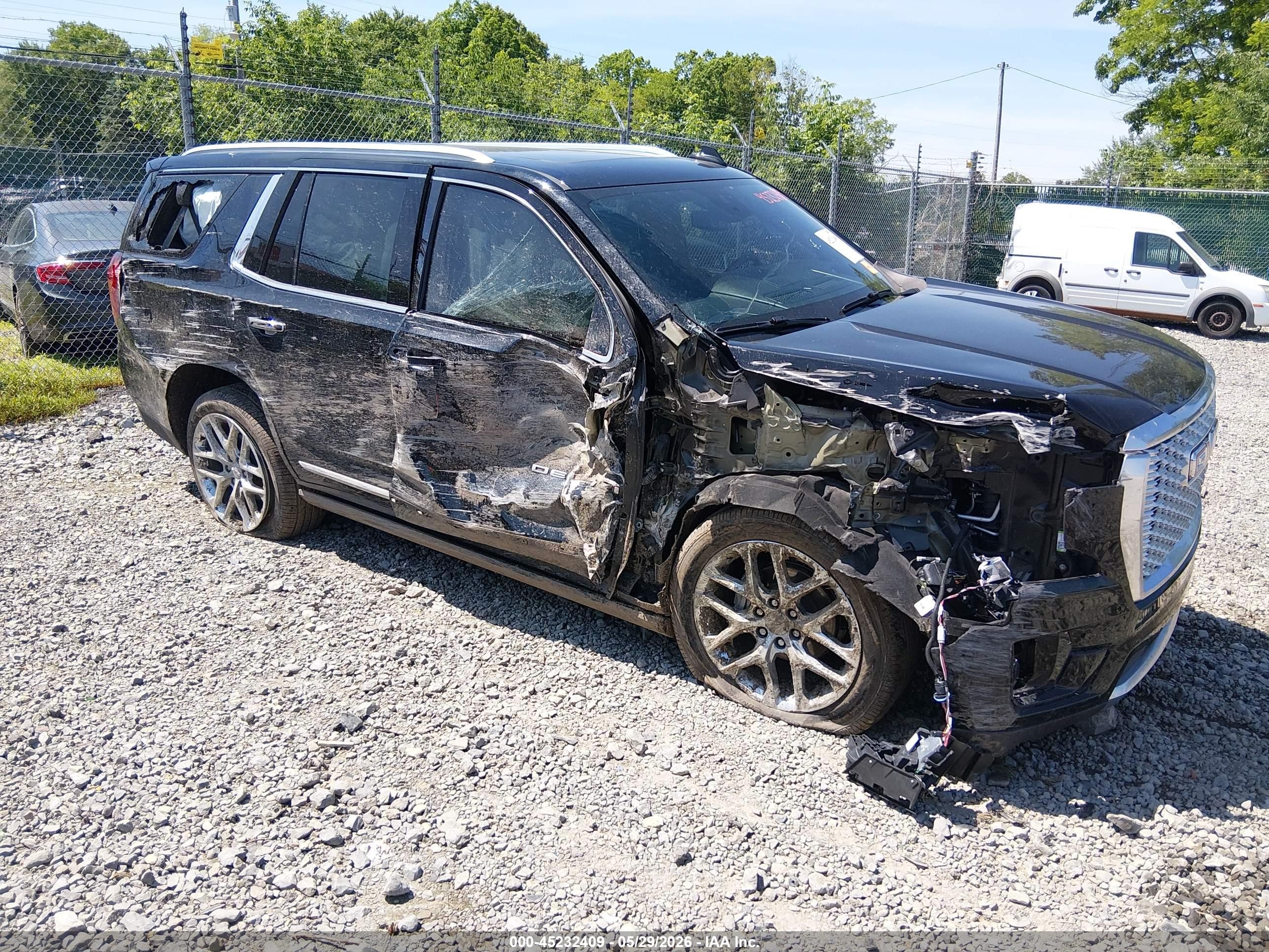 2023 GMC Yukon Denali, VIN 1GKS2DKL1PR373334 — Front end