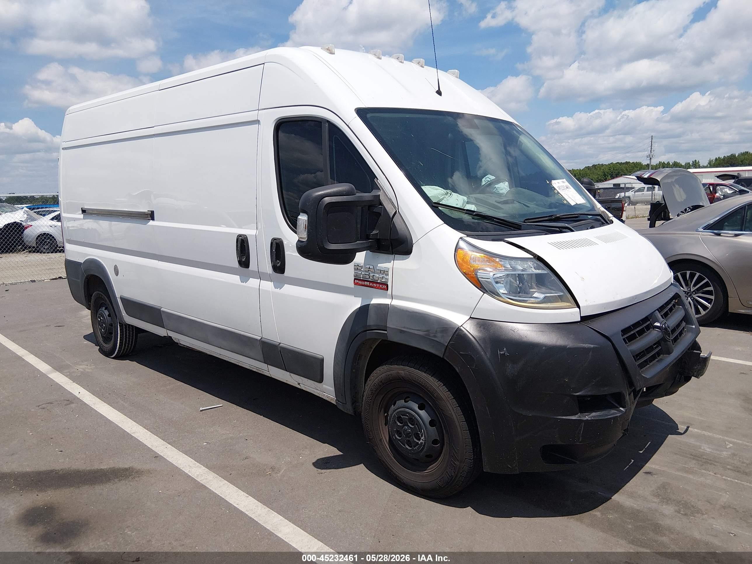 2016 Ram ProMaster Cargo, VIN 3C6TRVDG8GE128129 — Front end