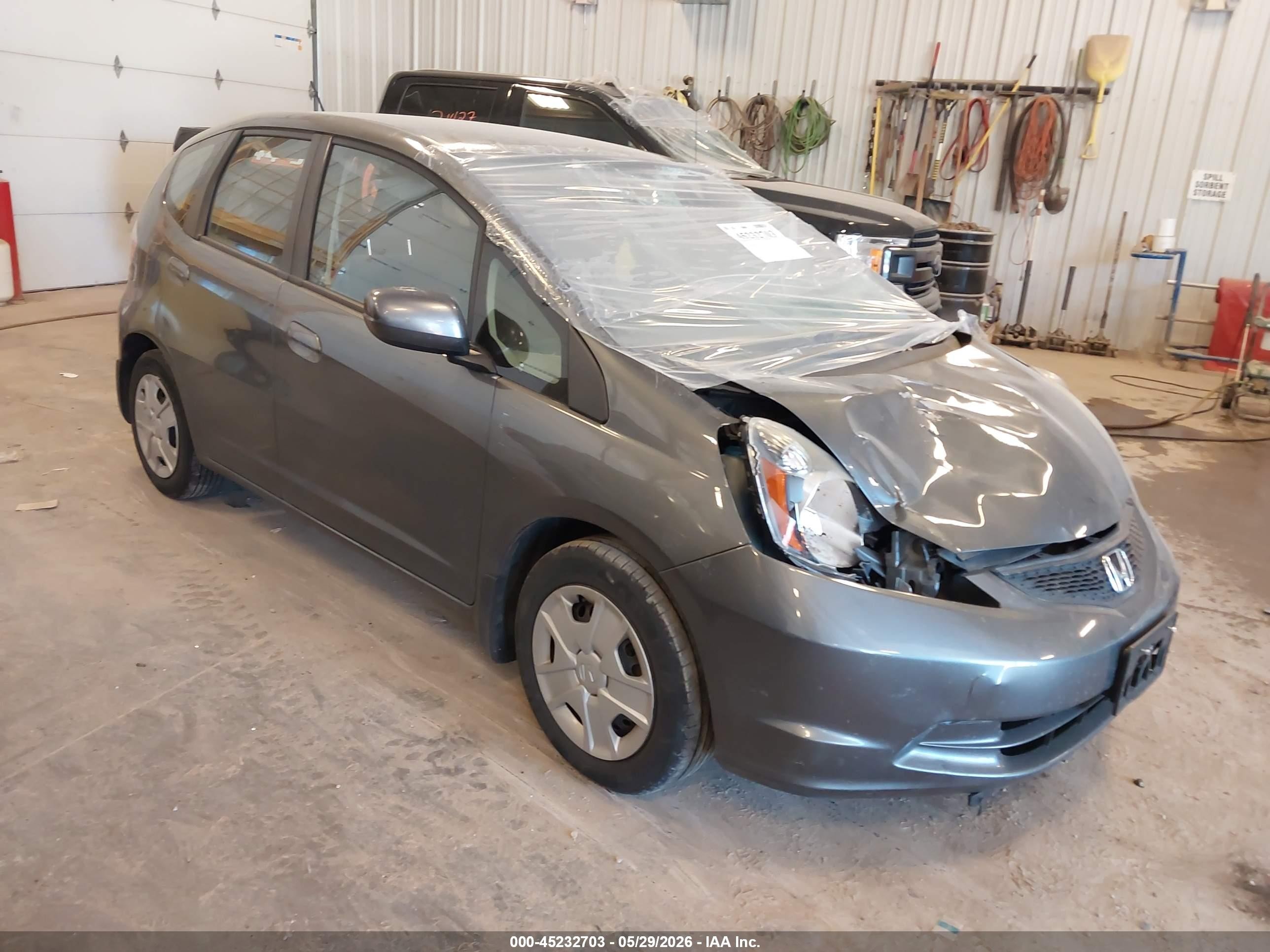 2013 Honda Fit, VIN JHMGE8H38DC005592 — Front end